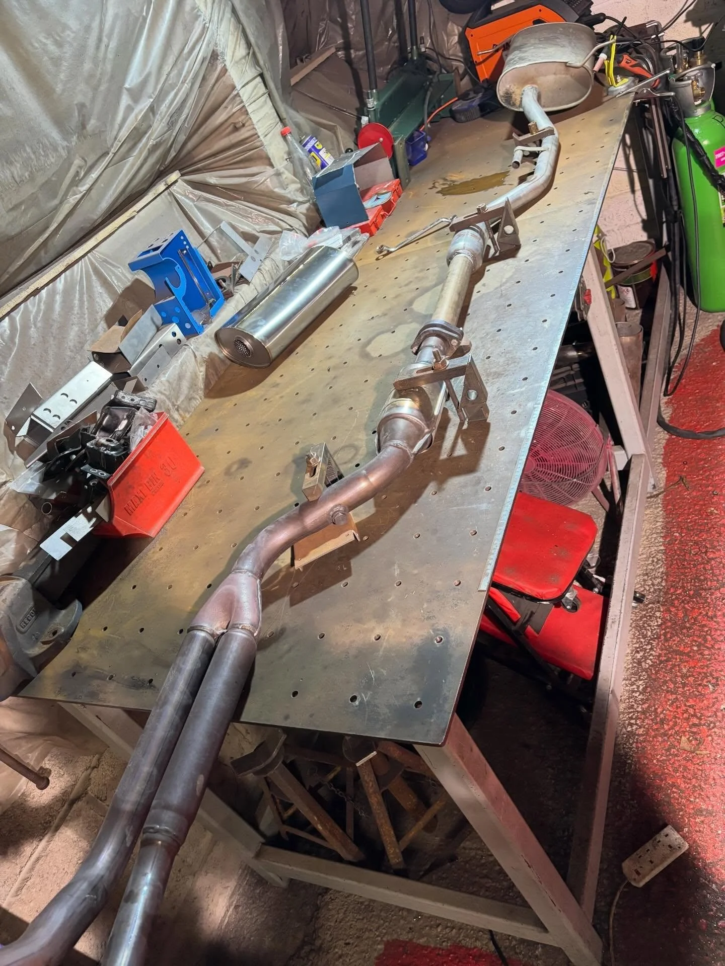 We had this 2.8 swapped e36 compact in today for the exhaust system to be sorted.

V band added to the mid section and nice stainless back box with 3&rdquo; tip finished this car off nicely 

#fabrication #exhaust #stainless #e36 #compact