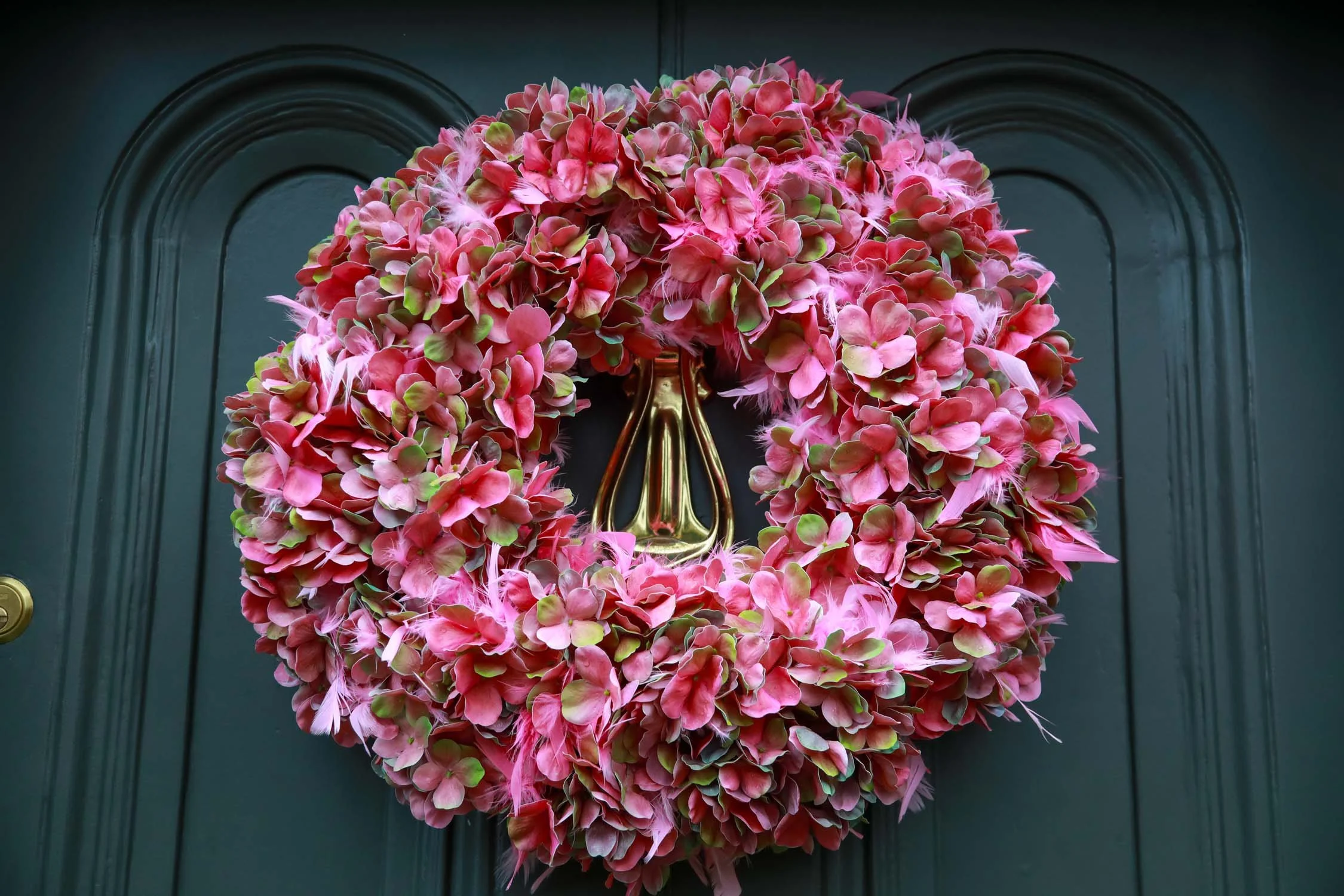 65mm Multipink Hydrangea with Feather wreath