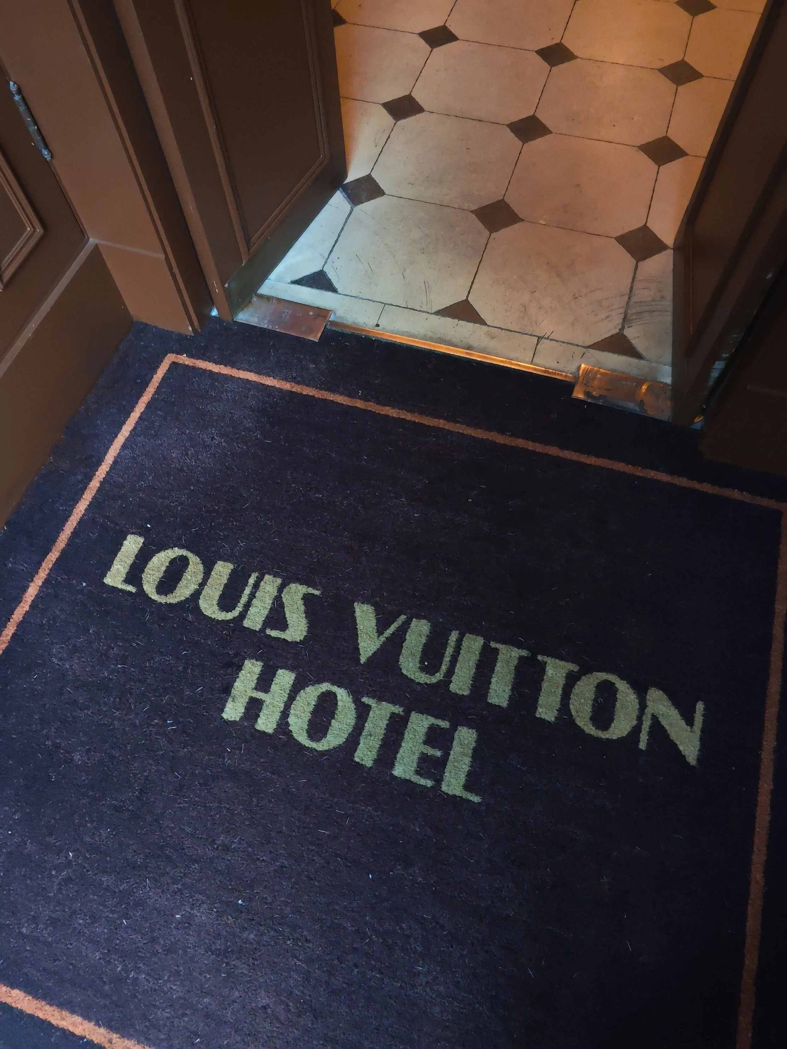 Sybaritic Single Says Starting Hotels Isn’t Simple