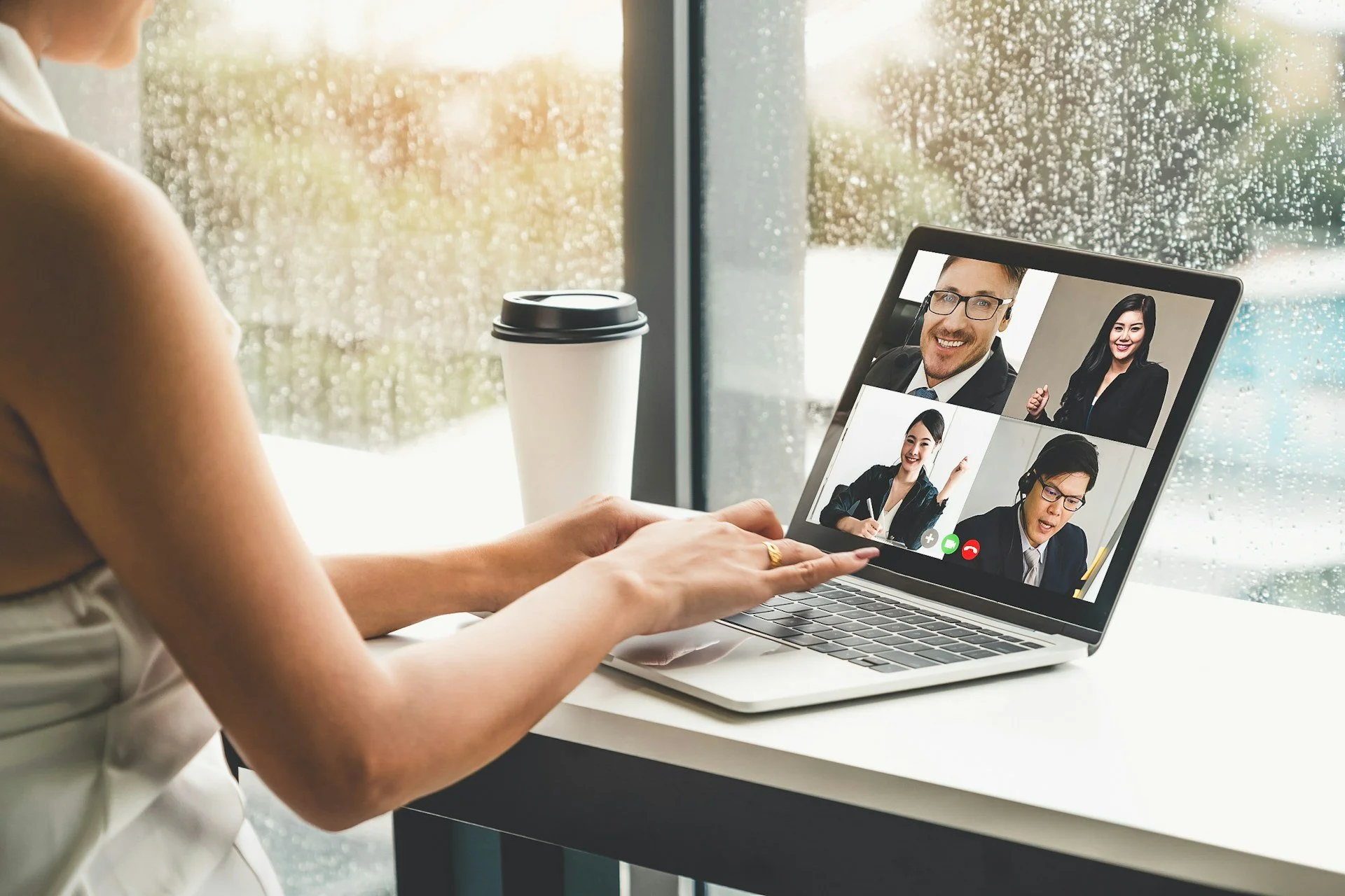 Guide to Building Trust Nonverbally on Zoom and Video Calls