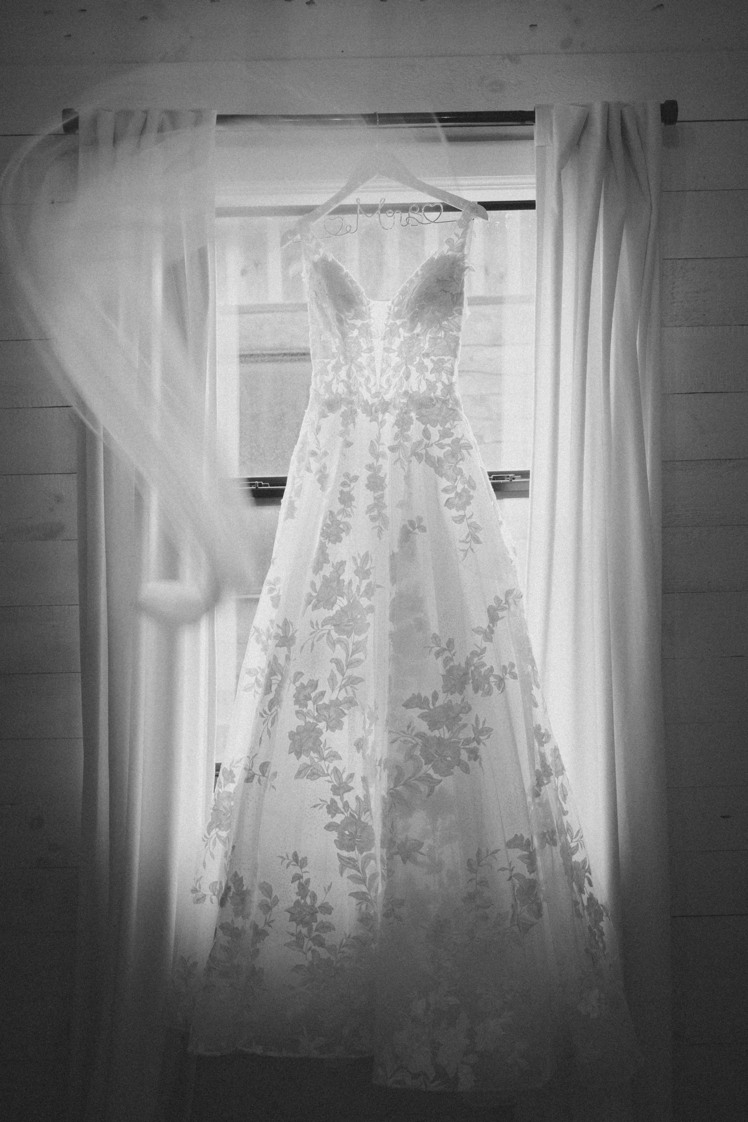 Jonathan and Brie Wedding Preview-026.jpg