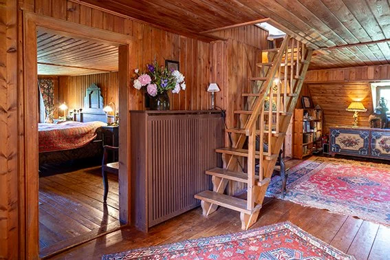 Stiegenaufgang ins Obergeschoss