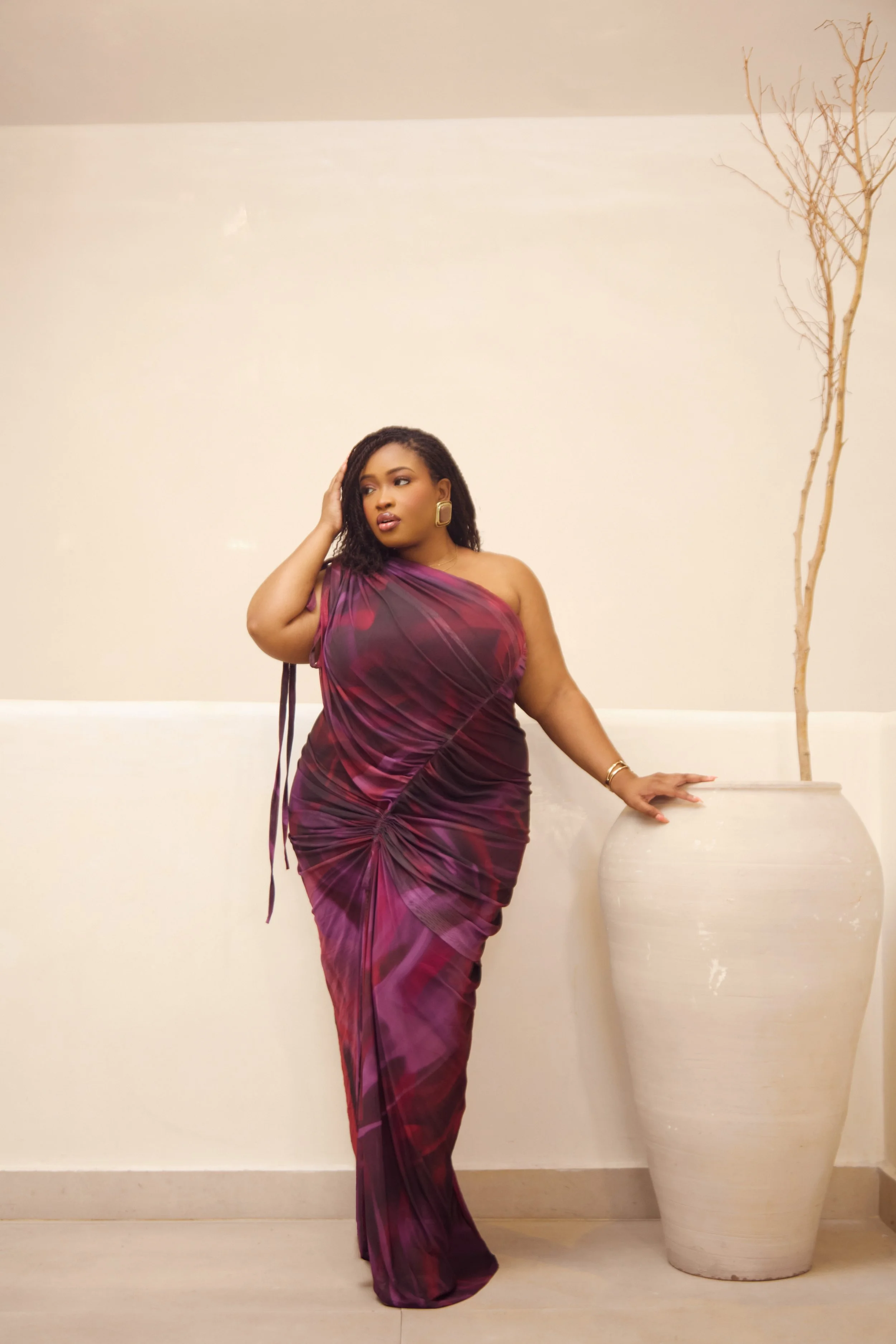 Robe: Zephans & Co//
Boucles d'oreilles: Nina Boutique//
Photo: Oronce Photographie//
Direction Artistique: MxDonna & Co