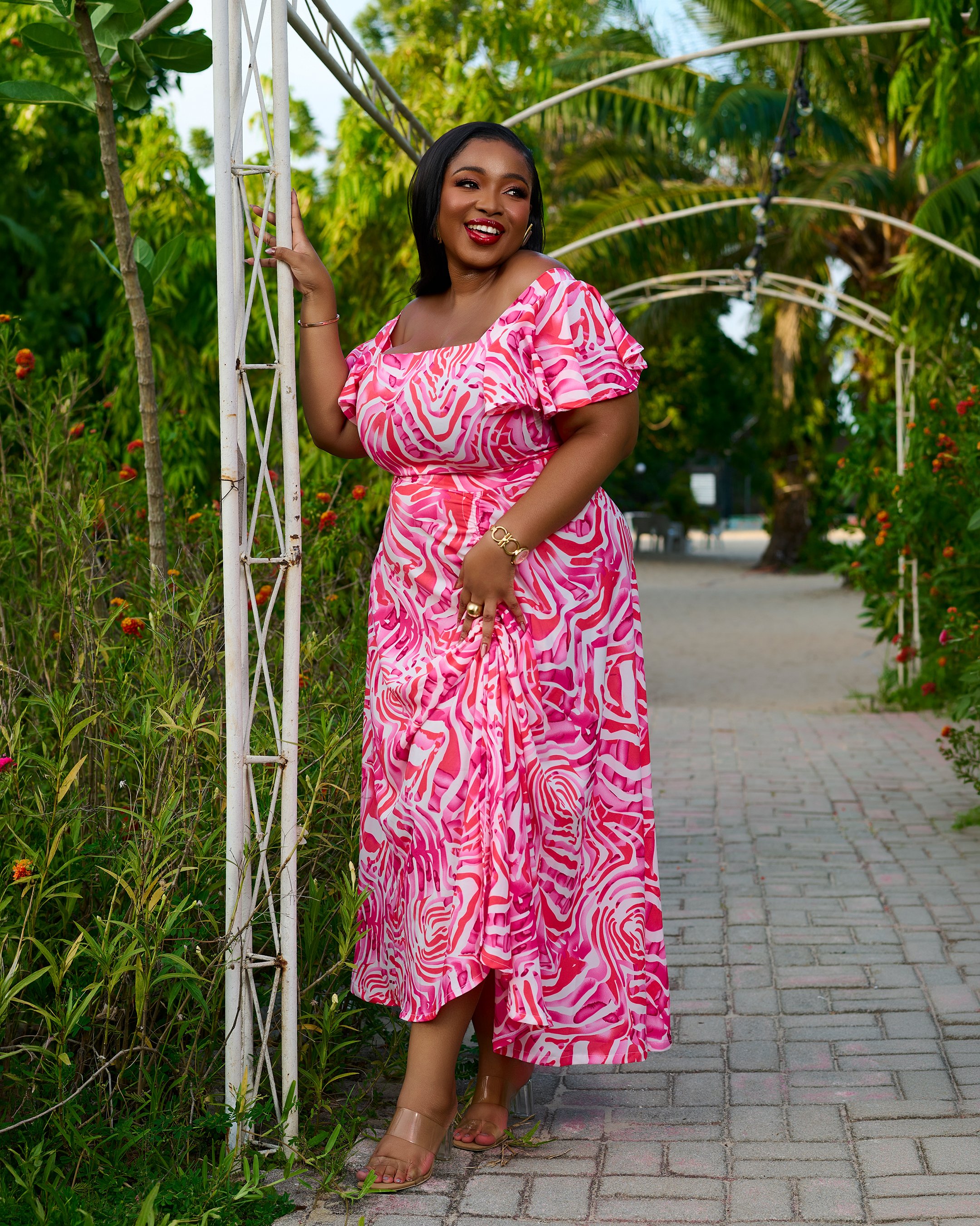 Robe: Curvilicious//
Makeup: Salma Relooking//
Coiffure: Oreyot//
Photo: Alexandra Noimba
