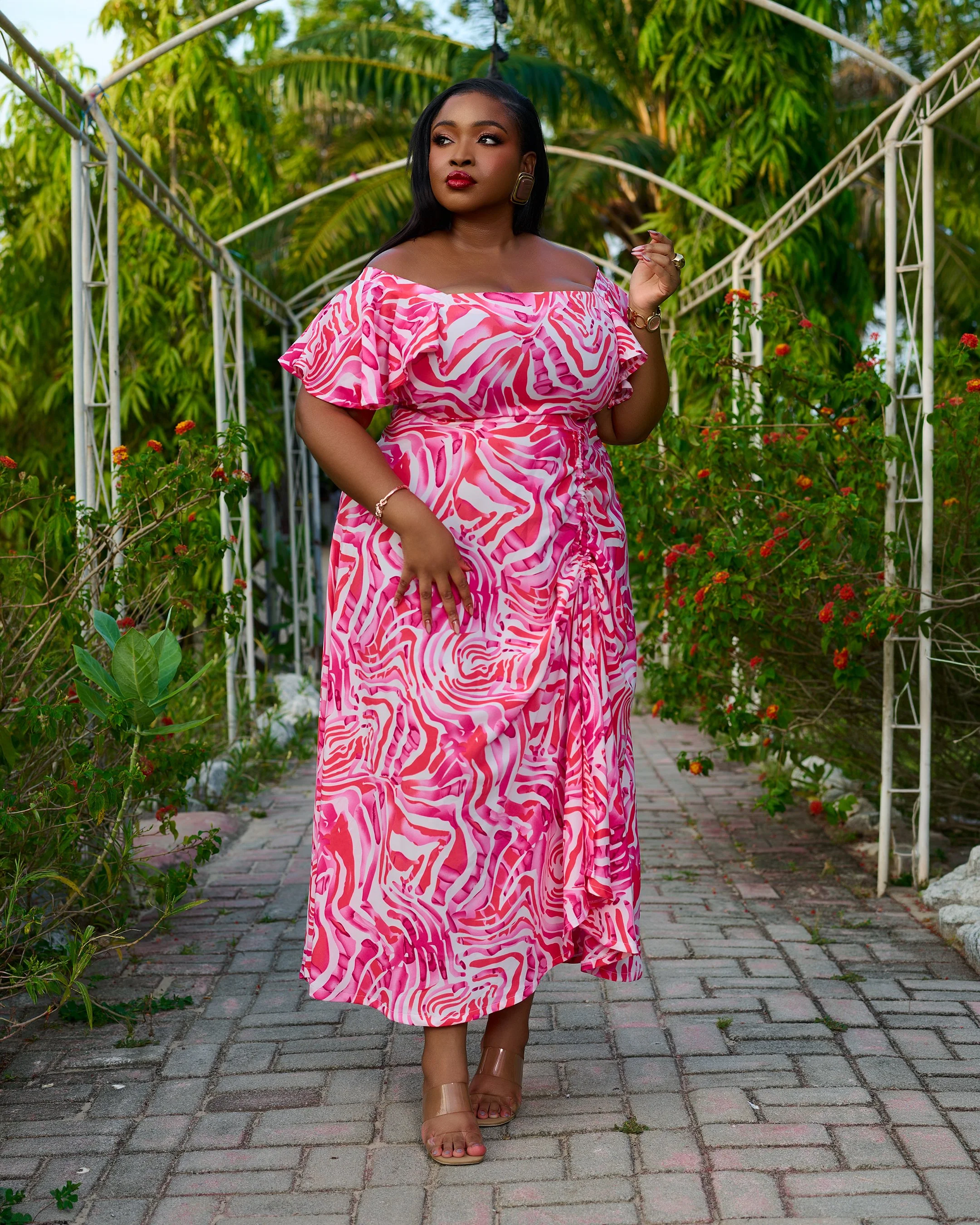 Robe: Curvilicious//
Makeup: Salma Relooking//
Coiffure: Oreyot//
Photo: Alexandra Noimba