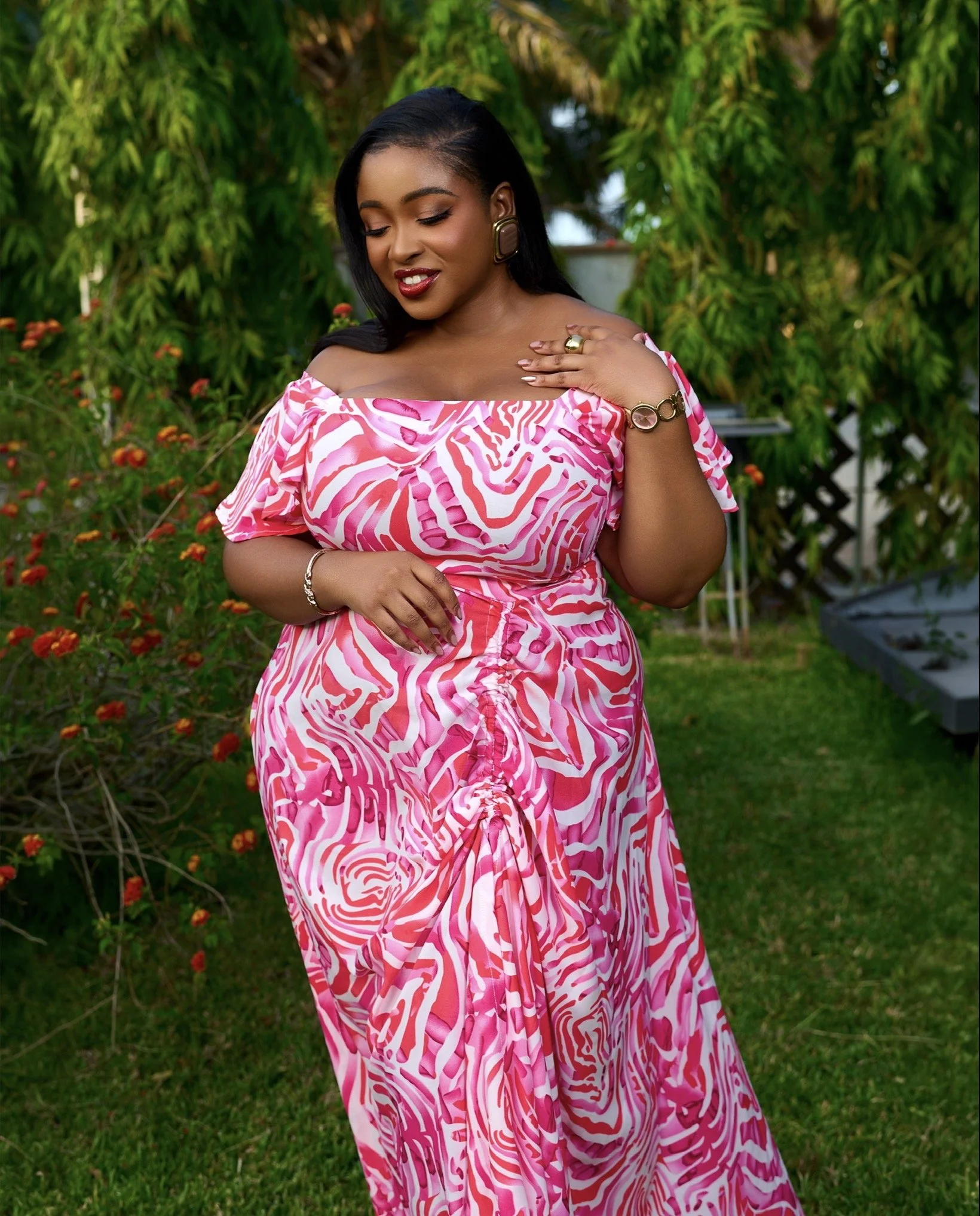 Robe: Curvilicious//
Makeup: Salma Relooking//
Coiffure: Oreyot//
Photo: Alexandra Noimba