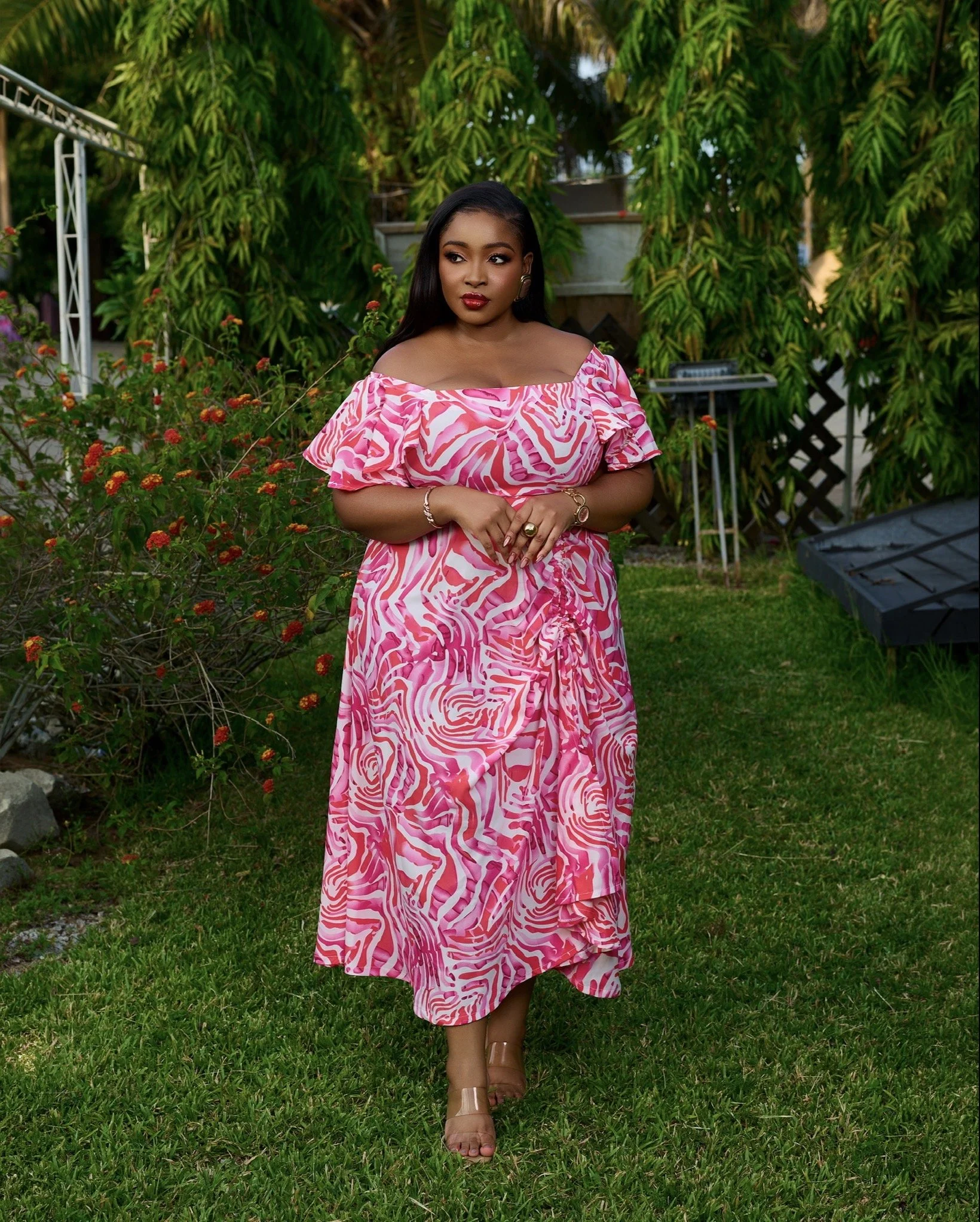 Robe: Curvilicious//
Makeup: Salma Relooking//
Coiffure: Oreyot//
Photo: Alexandra Noimba