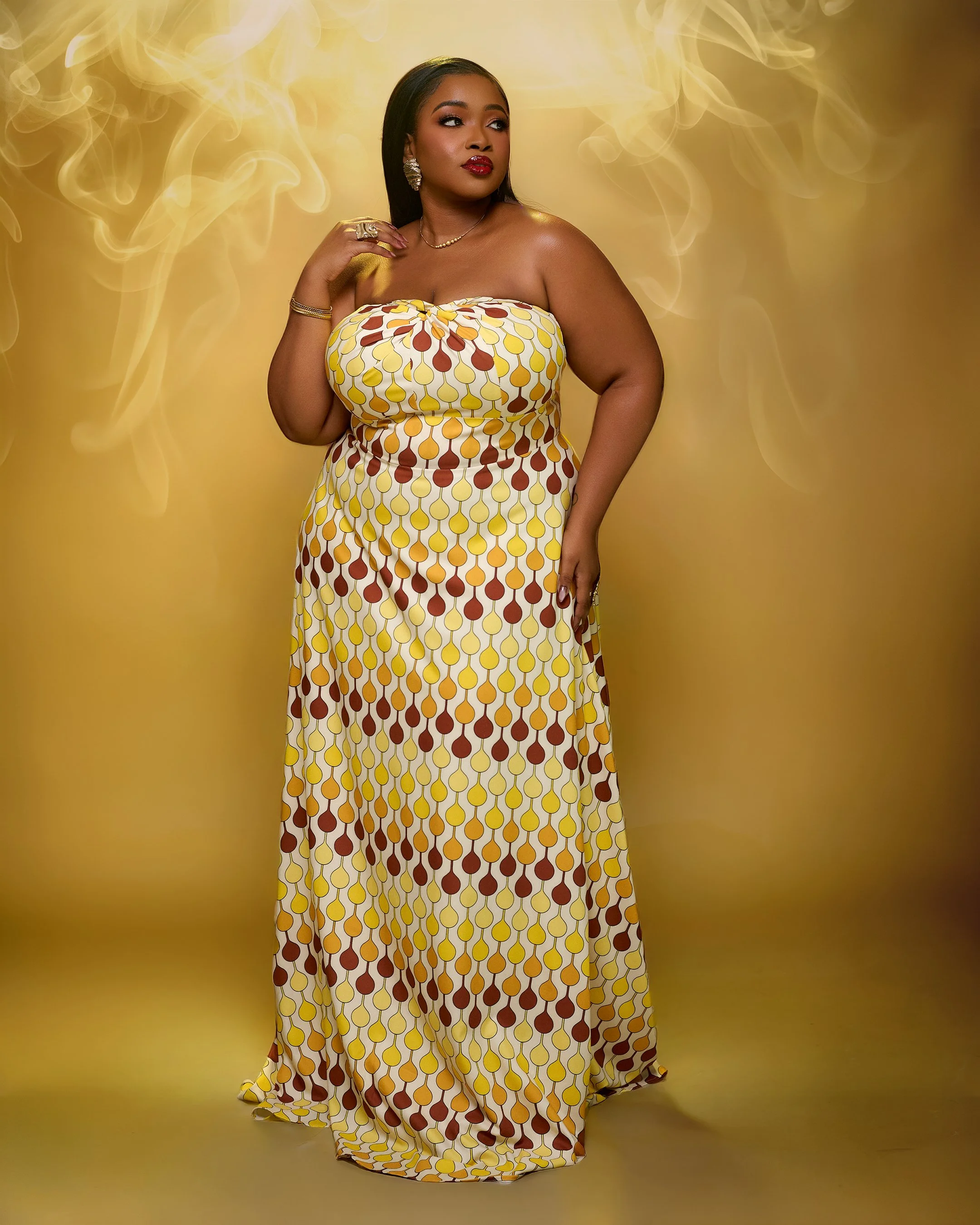 Robe: Magic’A//
Makeup: Salma Relooking//
Coiffure: Oreyot//
Photo: Alexandra Noimba