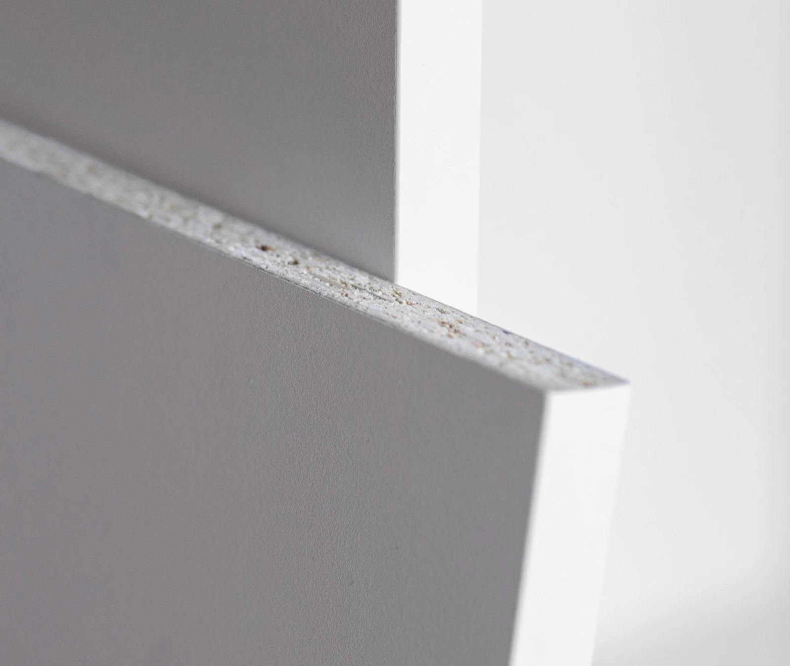 Shelf edged on front