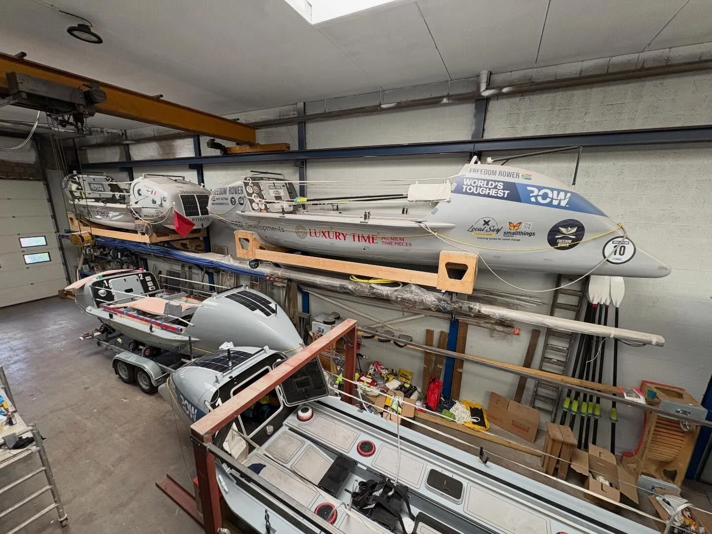 A cycling accident notwithstanding I&rsquo;ve managed to get to the Netherlands where I&rsquo;m spending a few hours at @theoceanrowingcompany in #Wassenaar to talk boats with legendary ocean rower @markslatsofficial - always fascinating to see a boa