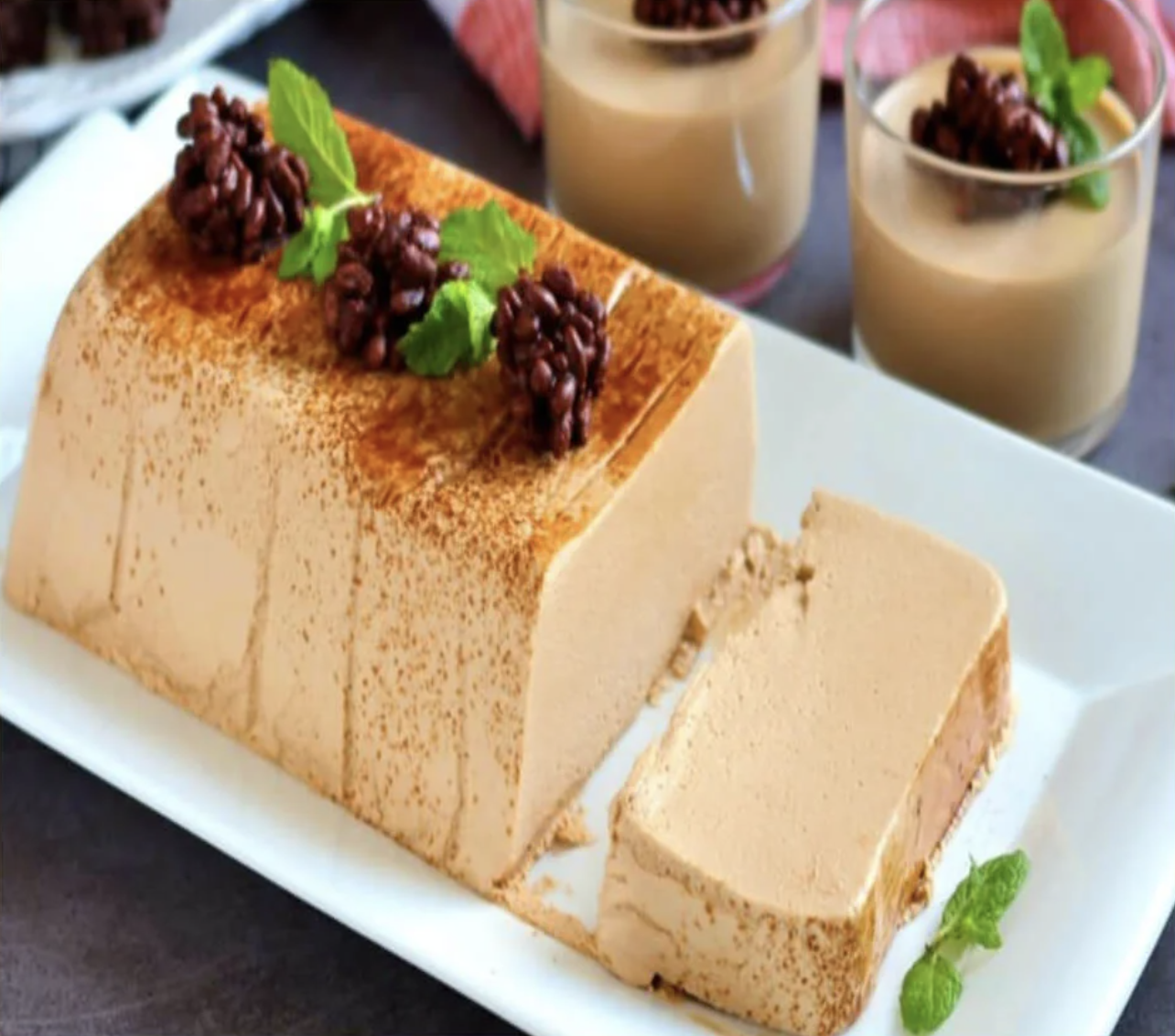 PAS LA CRÈME DE LA CRÈME