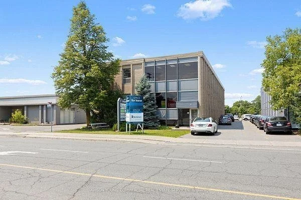 1827 Woodward Drive — Building exterior — woodward