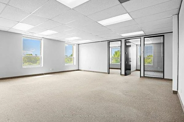 1827 Woodward Drive — woodward-302 — listing interior photograph 1