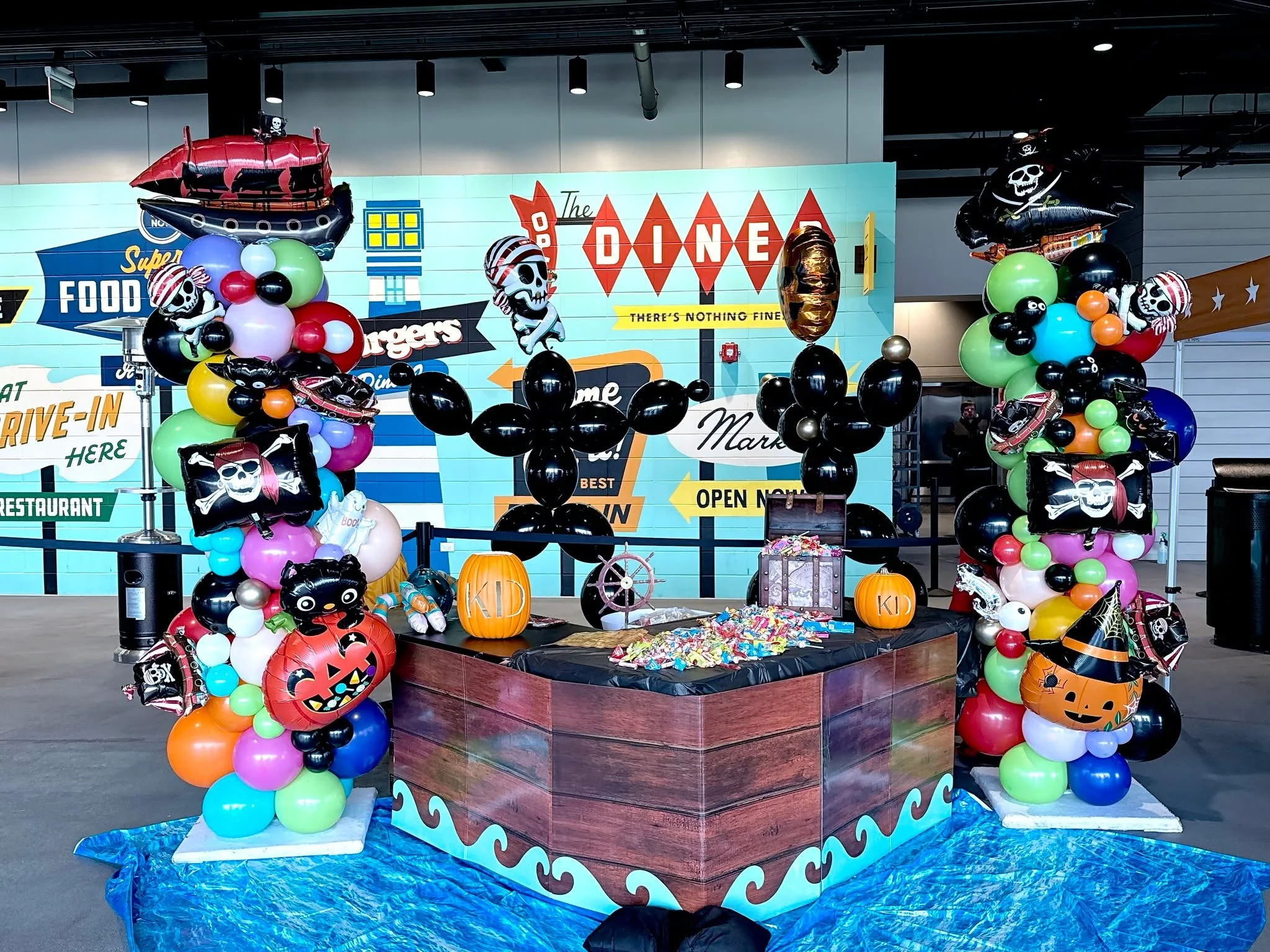 Yo ho ho and a balloon full of fun! 🏴&zwj;☠️🎈
We brought the pirate spirit to the KD Trial Lawyers Halloween event at the Spartanburgers, featuring adventurous balloon decorations and festive Halloween flair! 🎃⚓

From pirate vibes to spooky smiles