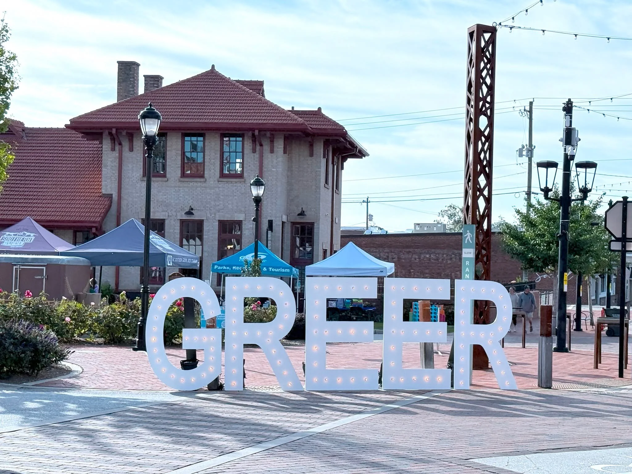 🎨🍴 Greer City&rsquo;s Arts &amp; Eats Festival 2025 was a vibrant celebration of art, food, and community! Our 5-foot-tall GREER marquee letters stole the spotlight, while colorful balloon arches and balloon columns added festive flair and playful 