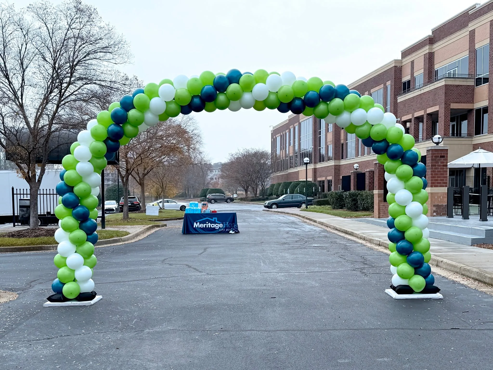 We were thrilled to add some festive flair to the Charity 5K Run hosted by Meritage Homes, all in support of Pendleton Place! 💙✨ Our balloon d&eacute;cor brought energy, color, and excitement to the event&mdash;creating the perfect atmosphere for ru