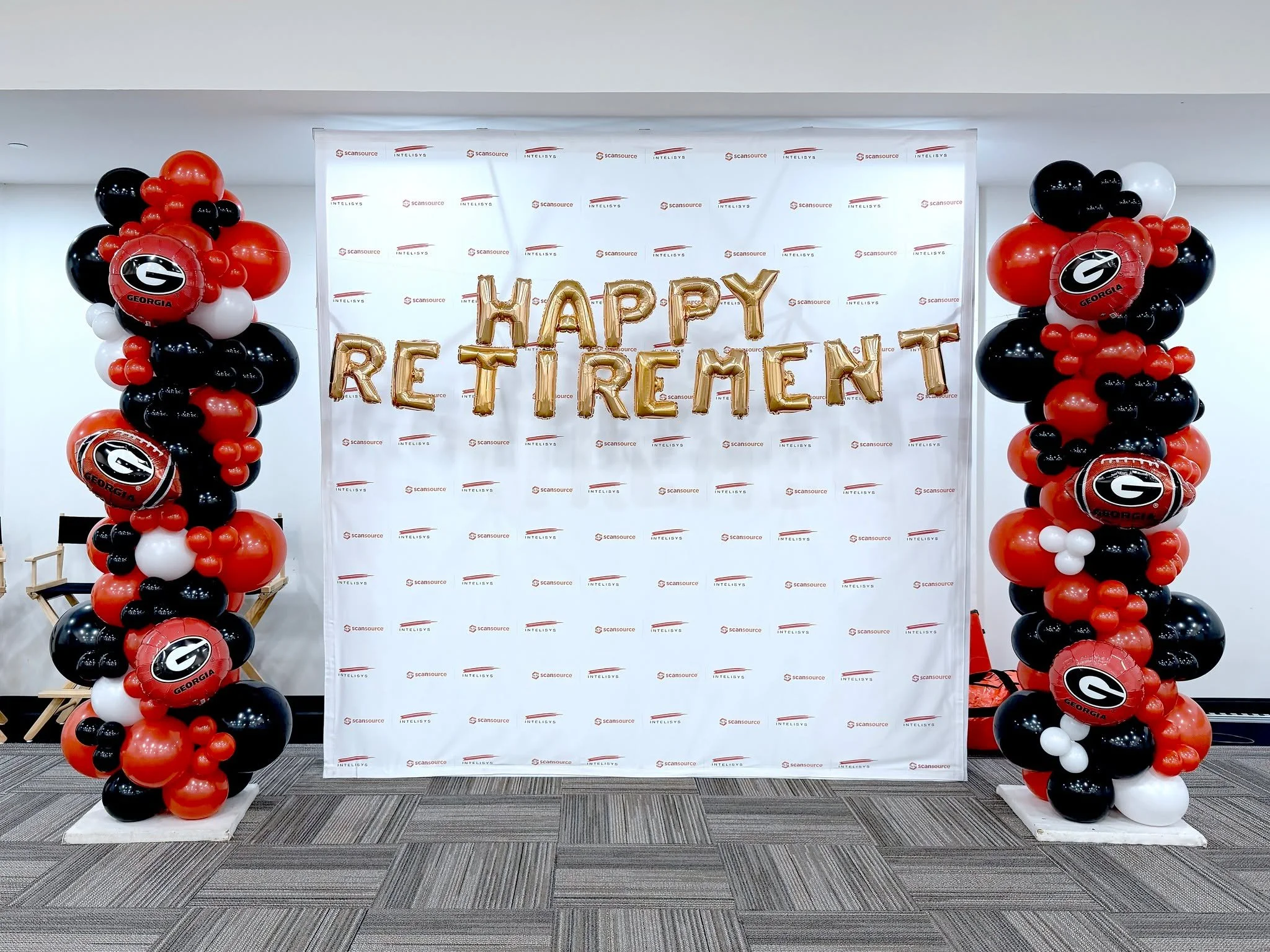 Cheers to a new chapter! 🥂🎉 The retirement party at ScanSource was a wonderful celebration of career achievements, memories, and exciting adventures ahead. ✨🎈

Kristy's Balloon Decorations
Balloon and Monogram LLC
(864) 901-2062
BalloonAndMonogram
