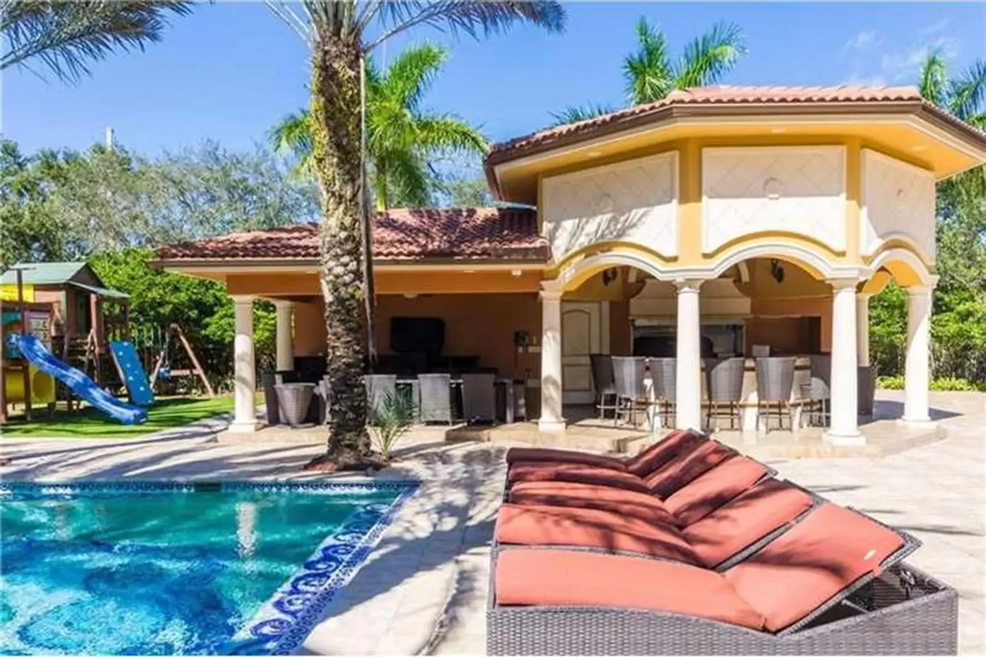 antonio-brown-florida-mansion-14.jpg.webp