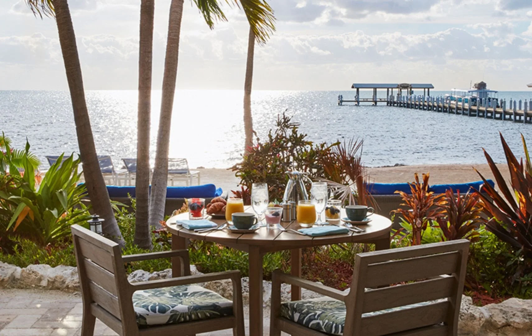 cheeca-outdoor-dining.jpg