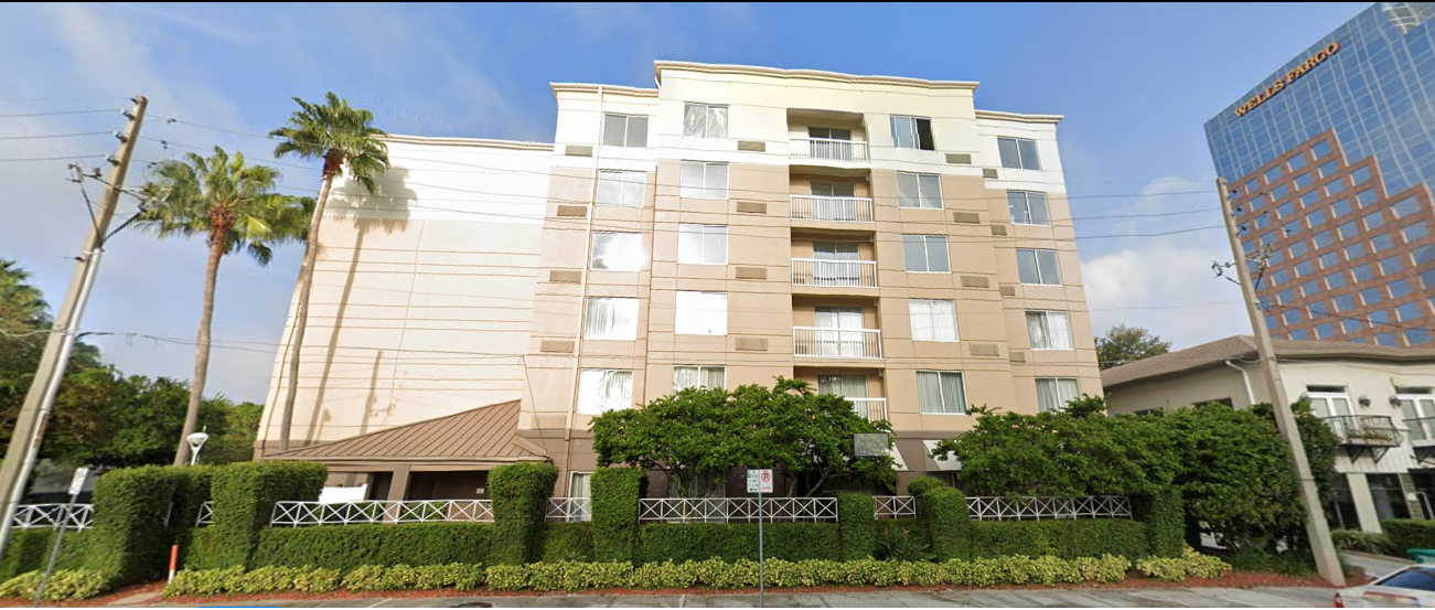Courtyard_Marriott_Turnberry_Aventura_Mall_structure_5-h147b.png