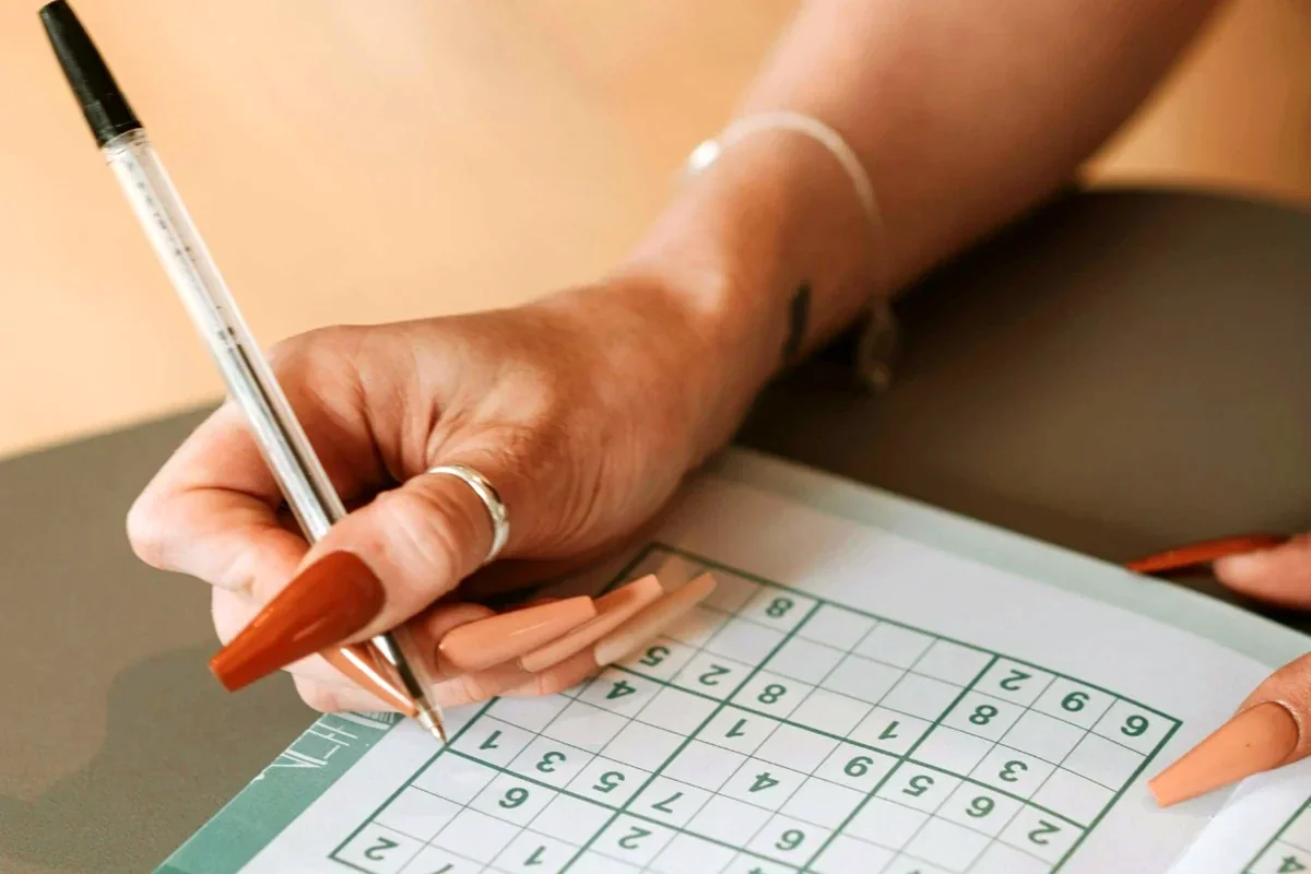 Why Puzzles Before Bed Beat Scrolling for Better Sleep