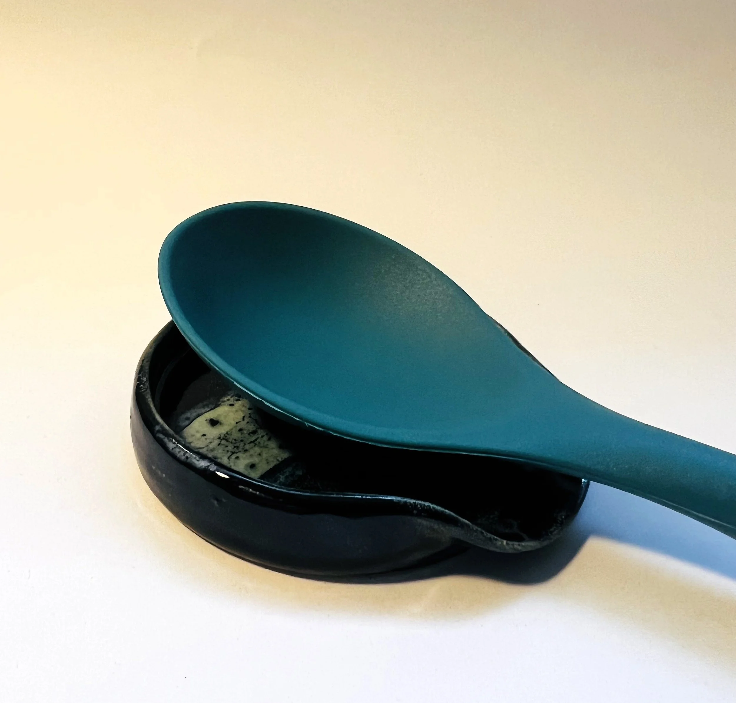 Black blue white spoon rest  (2).JPG