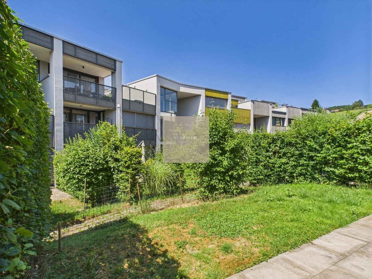 Gepflegter Garten und Sitzplatz Reihenhaus Oberrohrdorf