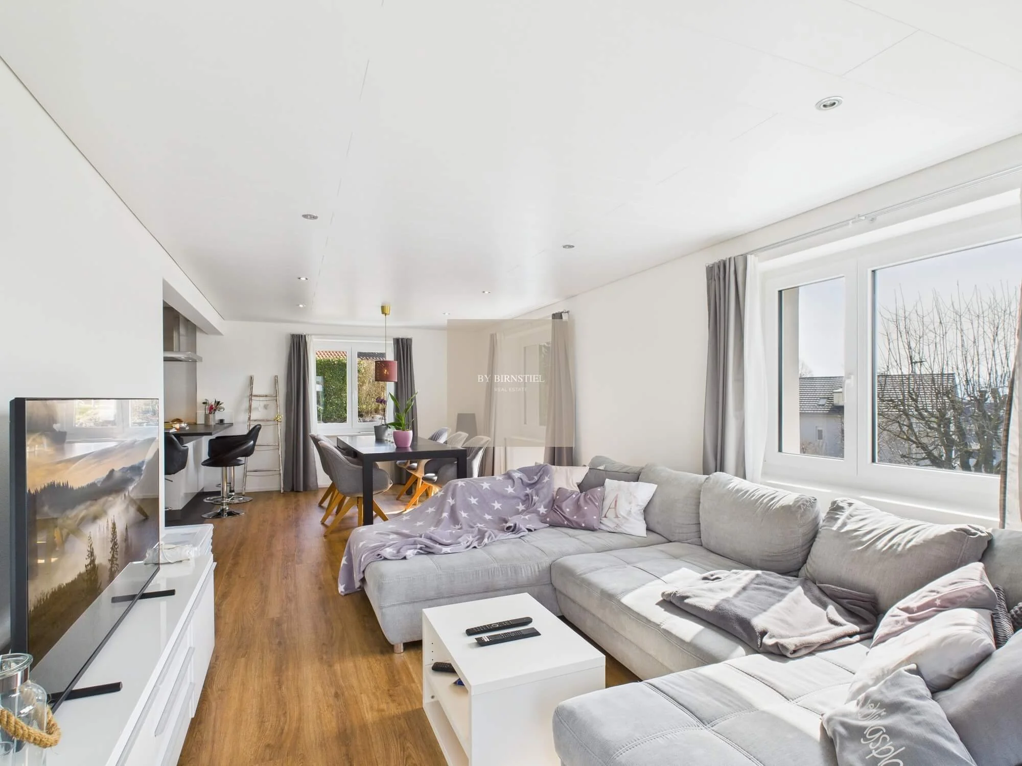 Perspektive Wohnbereich von Terrasse aus - Einfamilienhaus Zetzwil