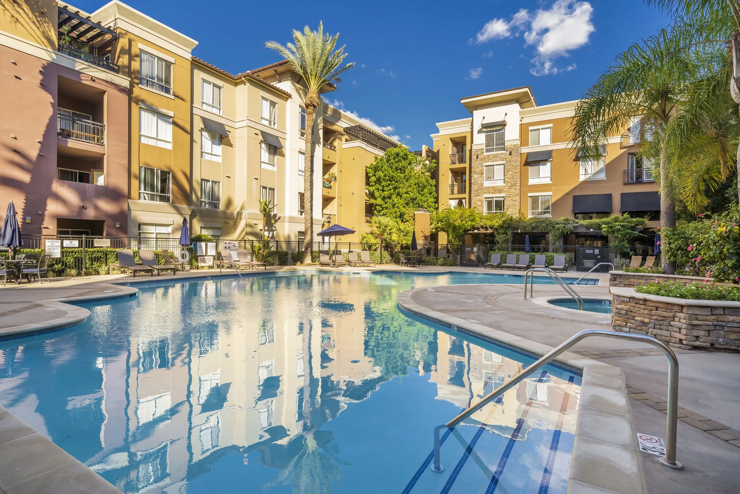 67-Community Pool.jpeg