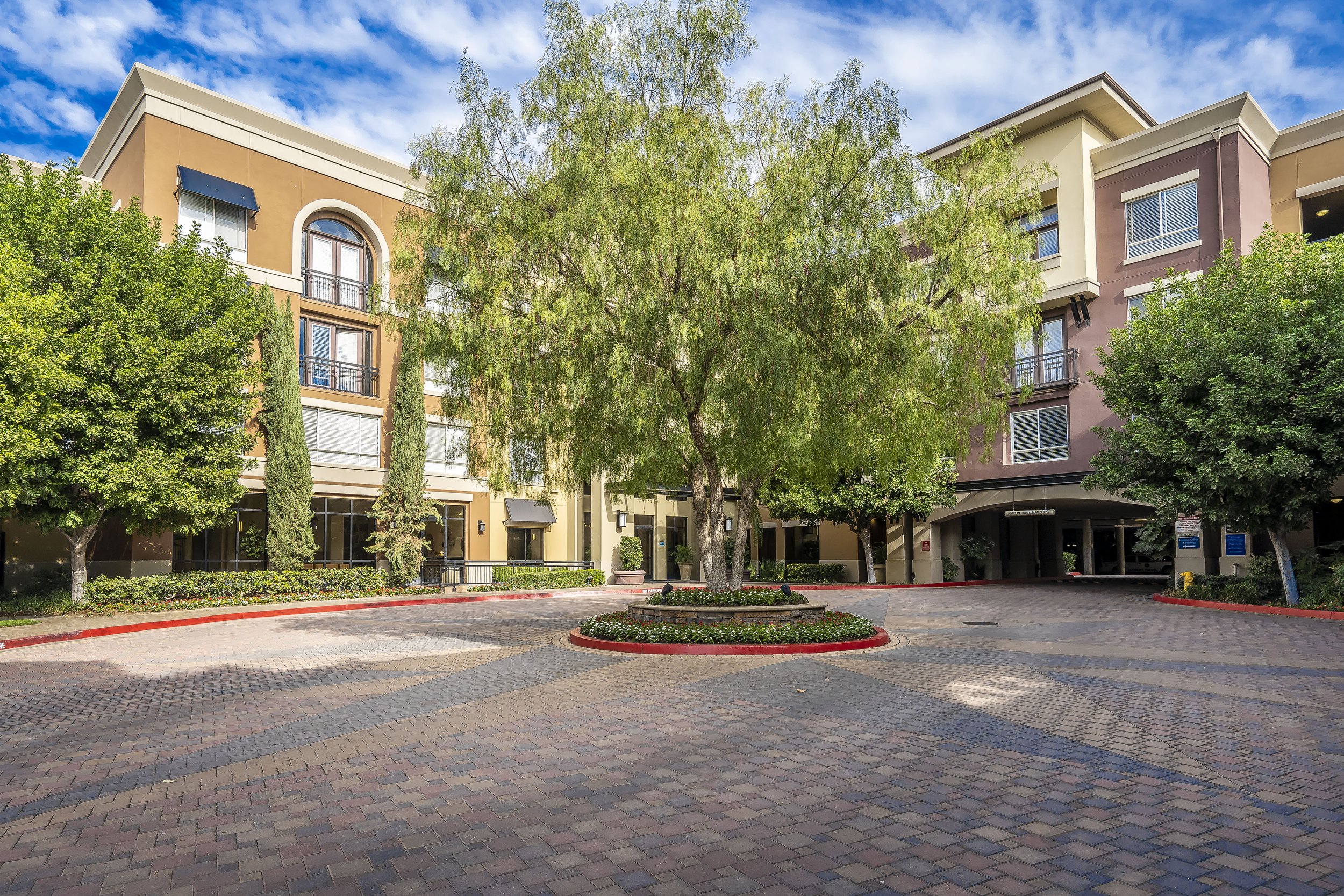 34-Building Exterior.jpeg