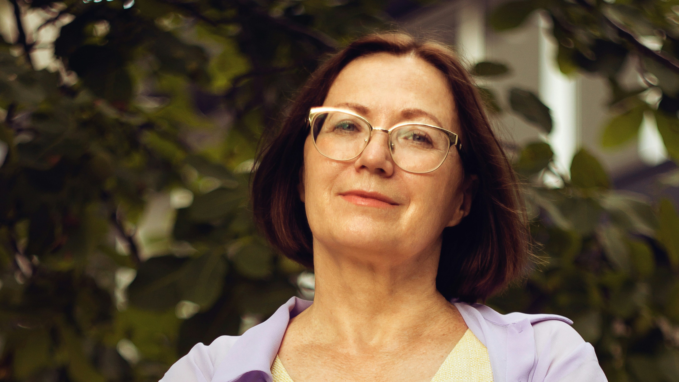 10 signs impostor syndrome is holding you back during menopause (And what to do)