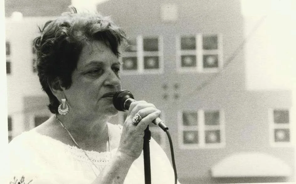 slide 004-2.jpg