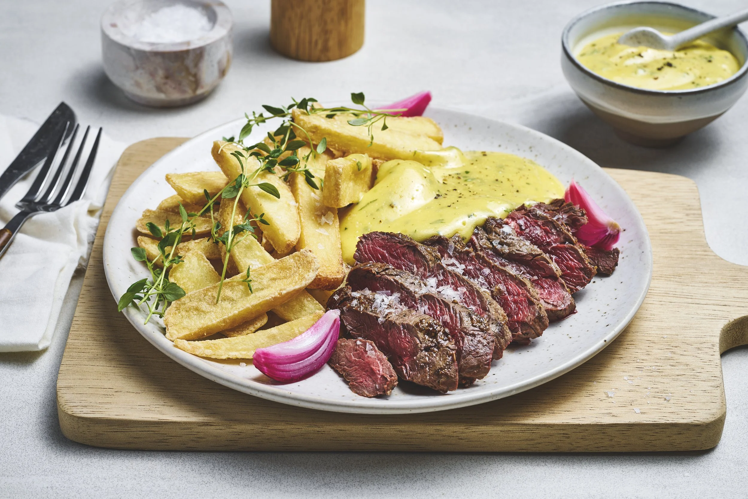 Reinsdyr biff med fries og bearnaise