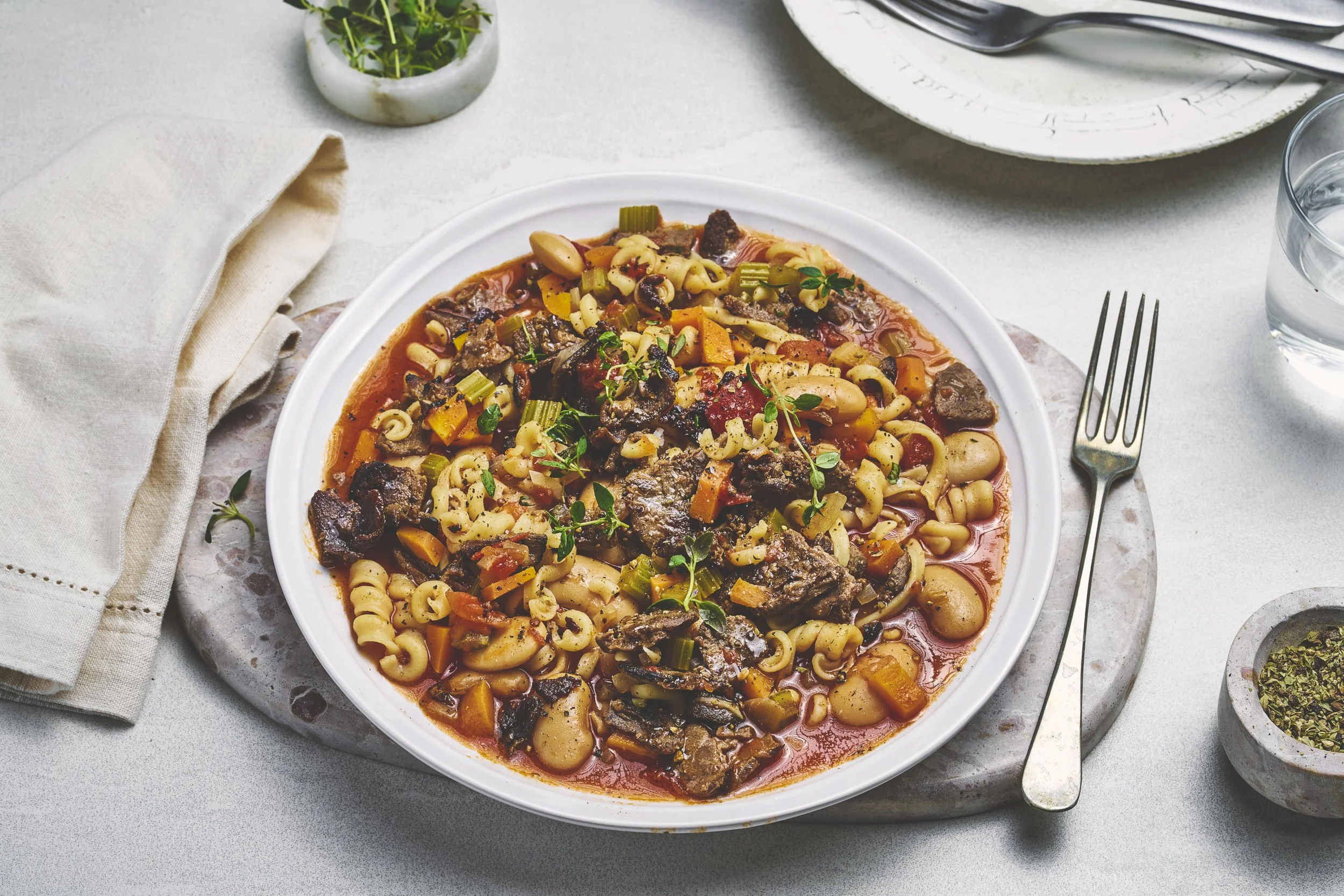 Minestronesuppe med røkt finnbiff