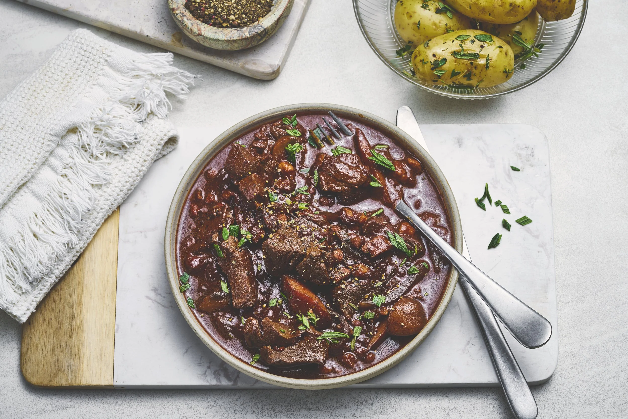 Stifado med reinsdyrstek