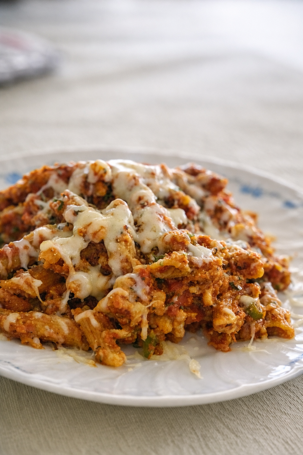 Macarrones integrales con soja texturizada y tomate