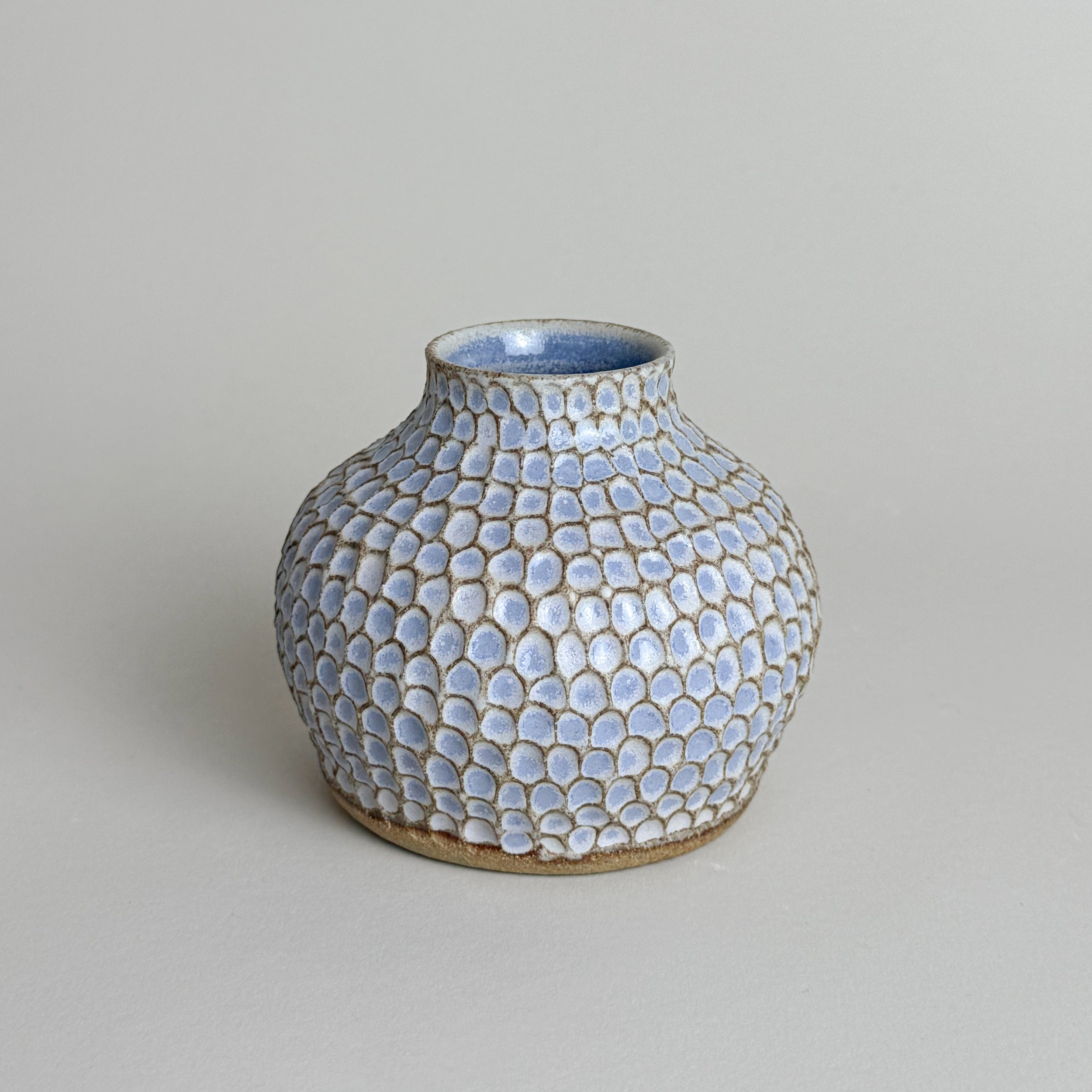 bluecarvedbudvase_v.jpg