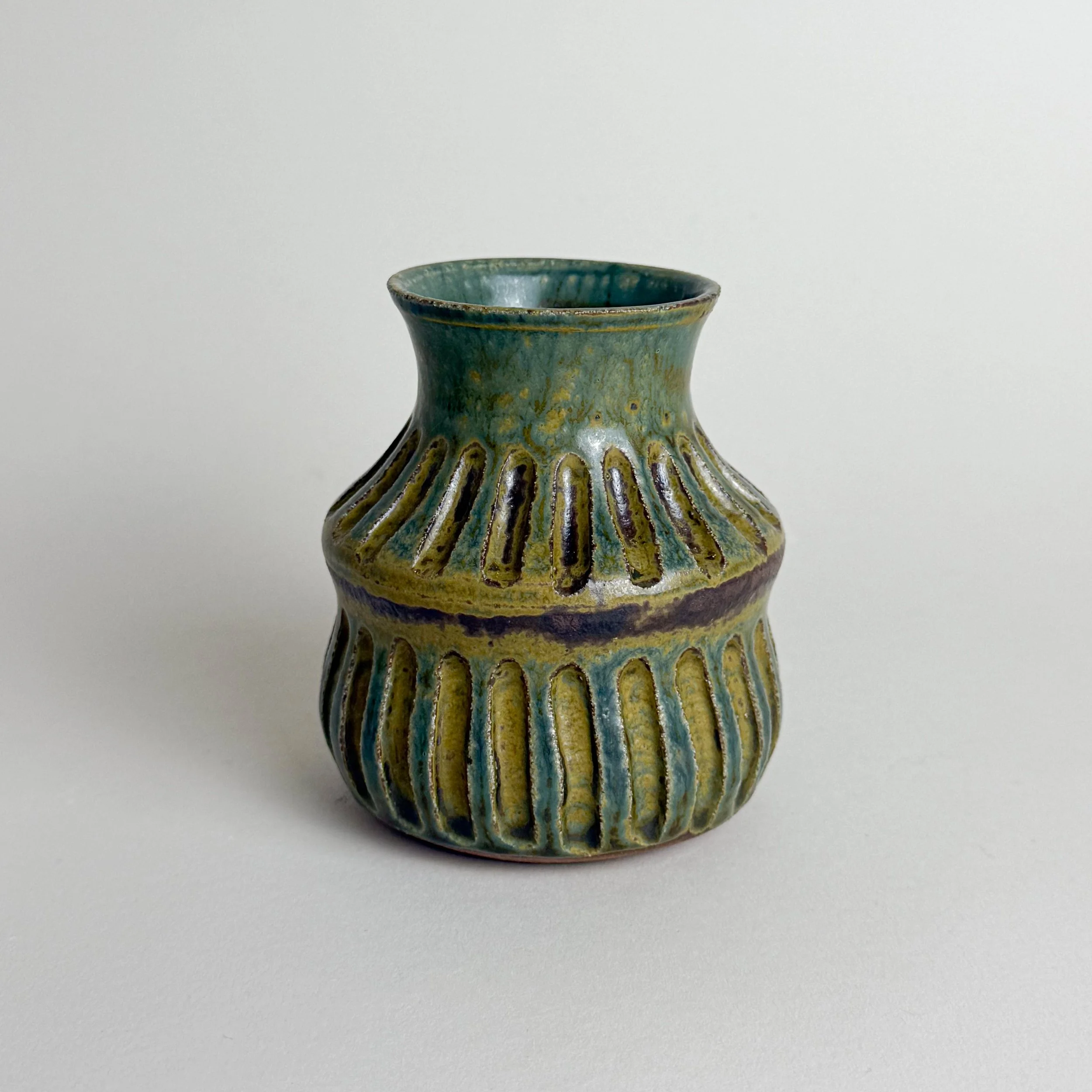 green_stripevase_v.jpg
