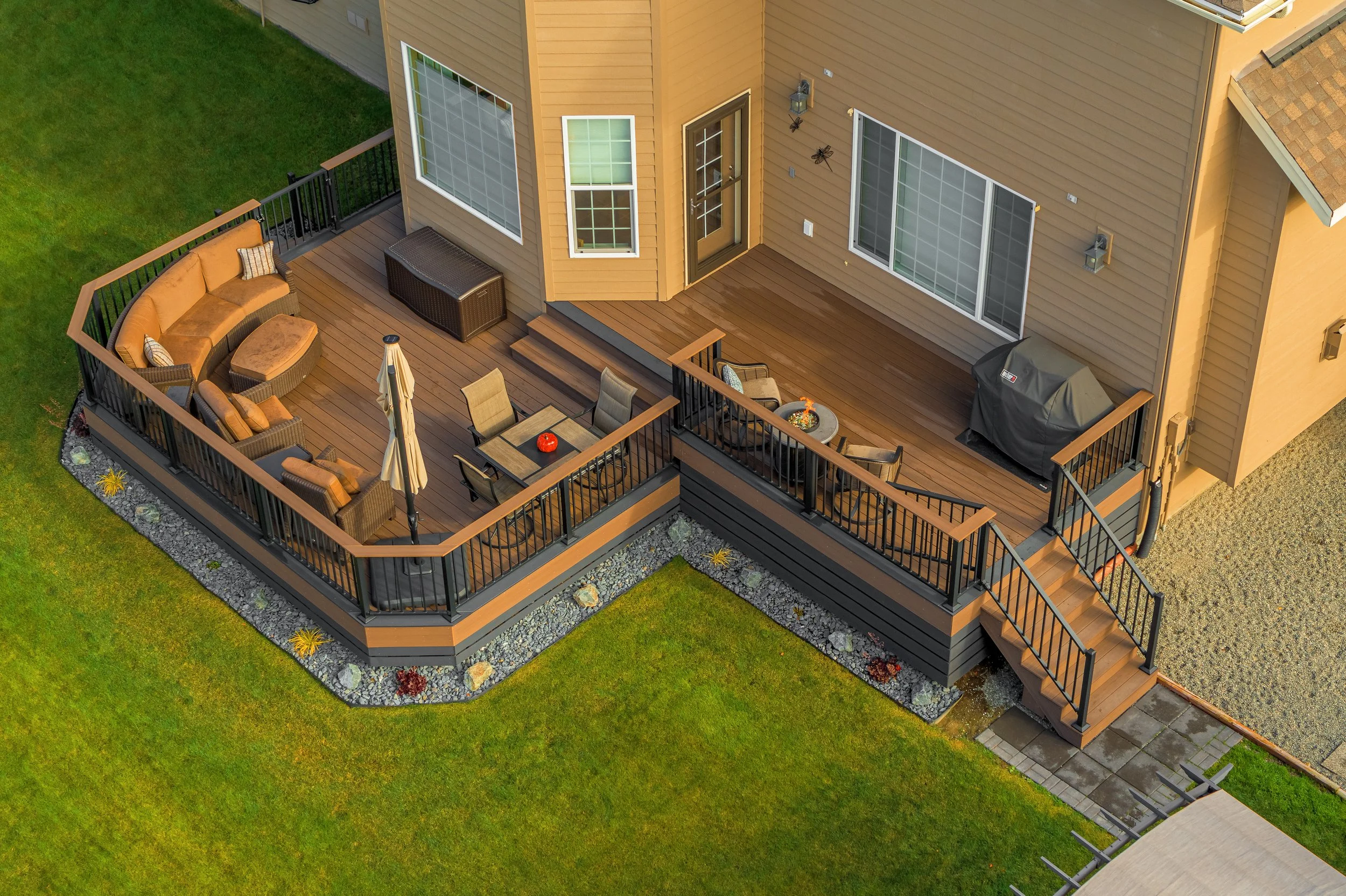 Deck Design Revolution: Crafting Your Contemporary Outdoor Oasis