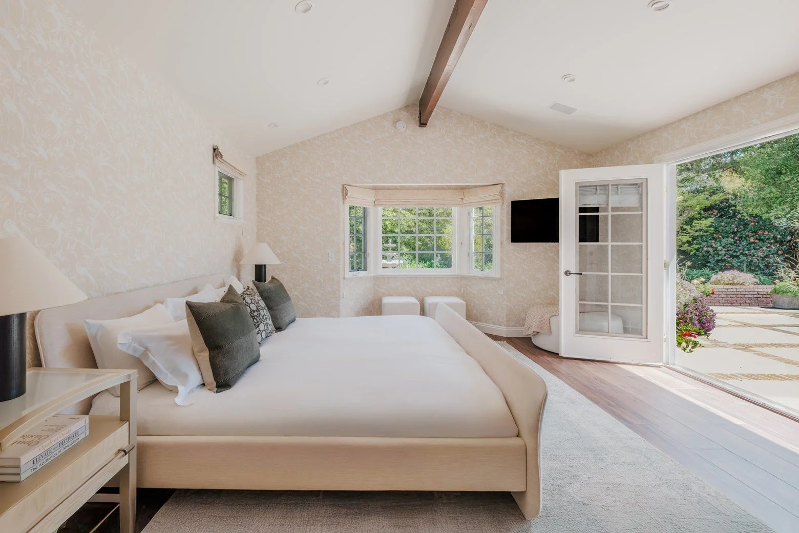 En-Suite King Casita Room Montecito Winter Retreat January 18-20