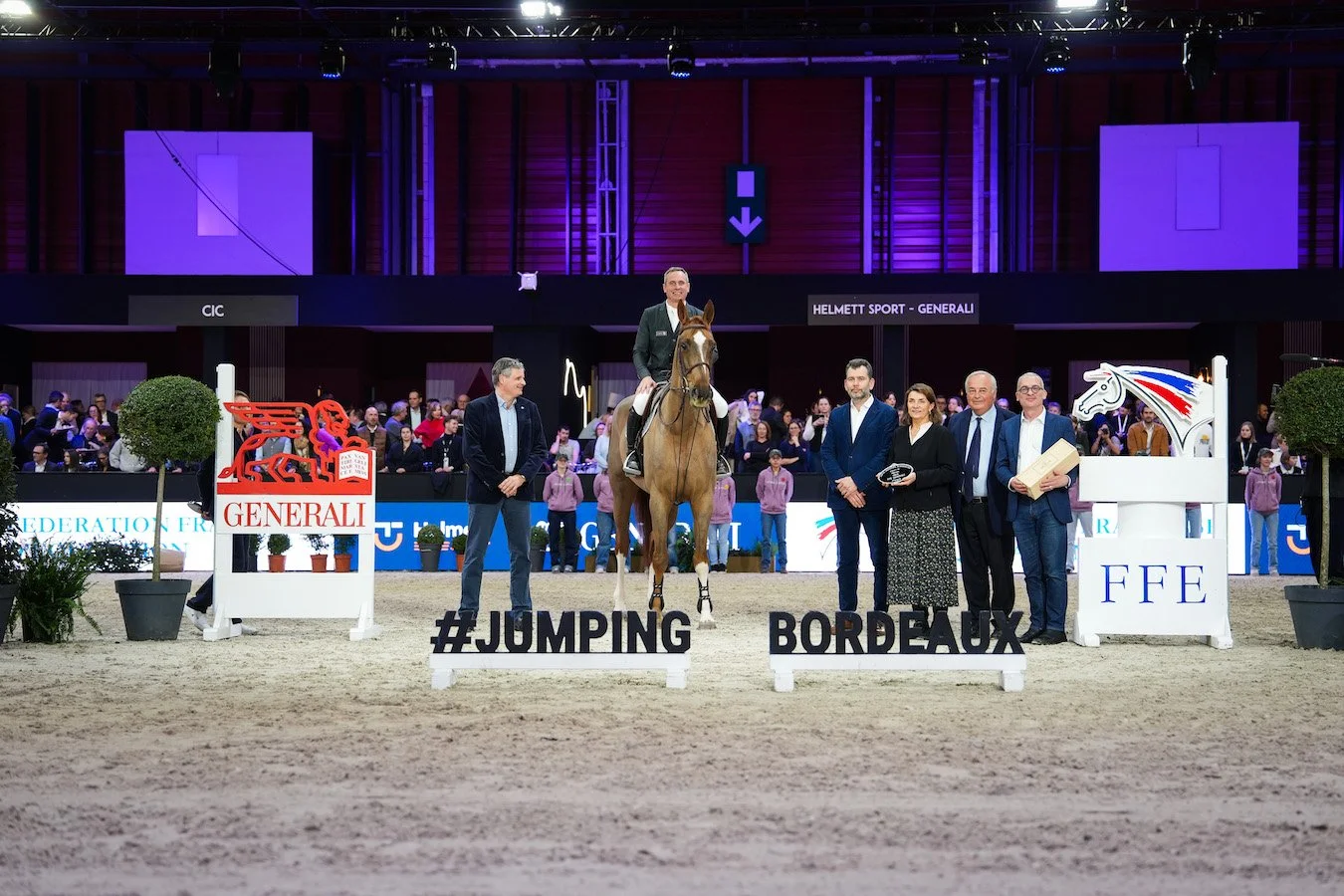 Pressure Builds Ahead of Saturday Night as Julien Epaillard Sets the Pace in Bordeaux