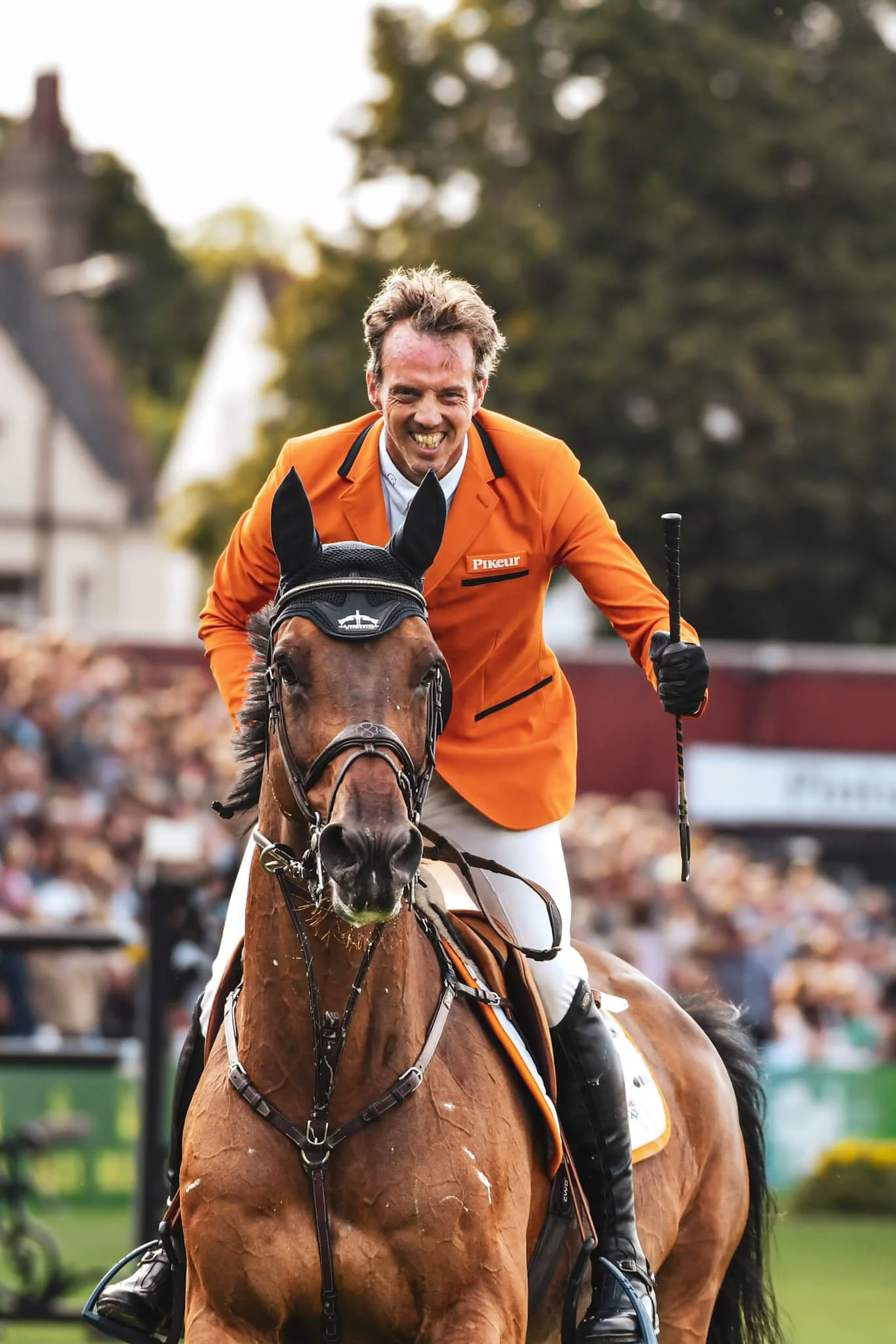 Sport-Showjumping-Smolders-Prizegiving-BTS-Dublin-EQuerry_Magazine.jpg