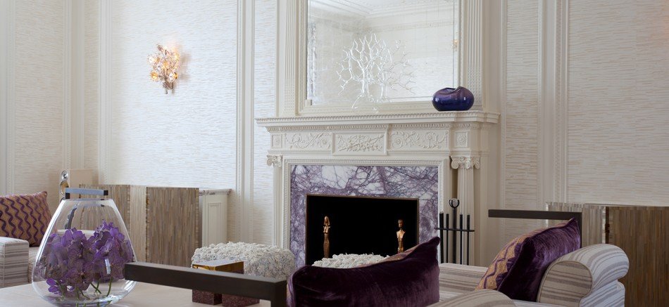  Tremolo Salt  • SKU 11-0064 • Like water reflecting on a rippling pond this mica plaster finish shimmers in the light.