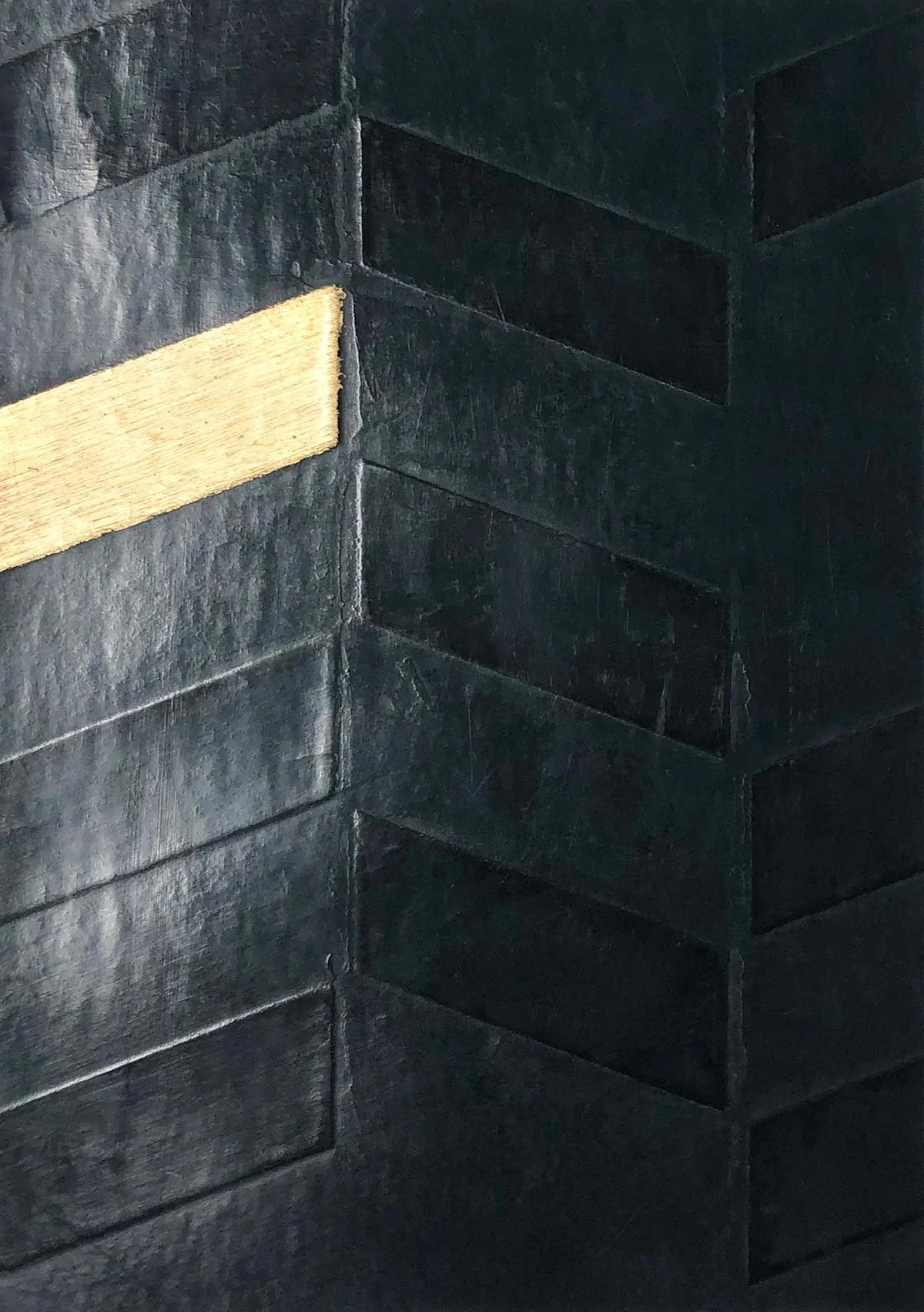 Chevron Leaf Deep Sea 23K Red Gold