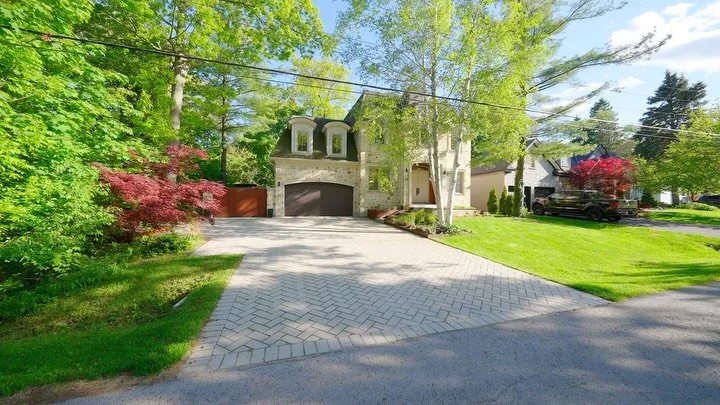 Incredible home in #ancaster #ontario . Full video coming tomorrow. 😎 

contact @nateferro or @livgrouprealty for listing info