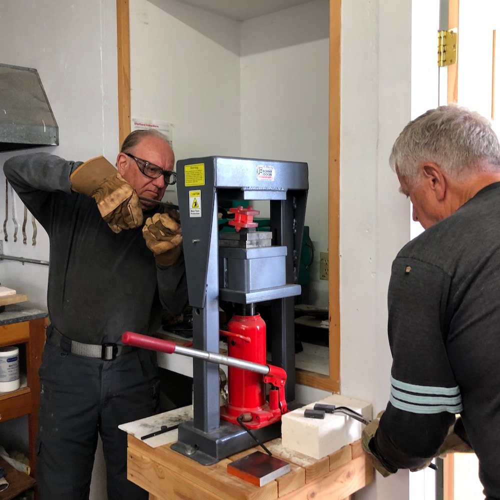 Bill and Dennis from Texas, doing a great job of "squishy da billet."