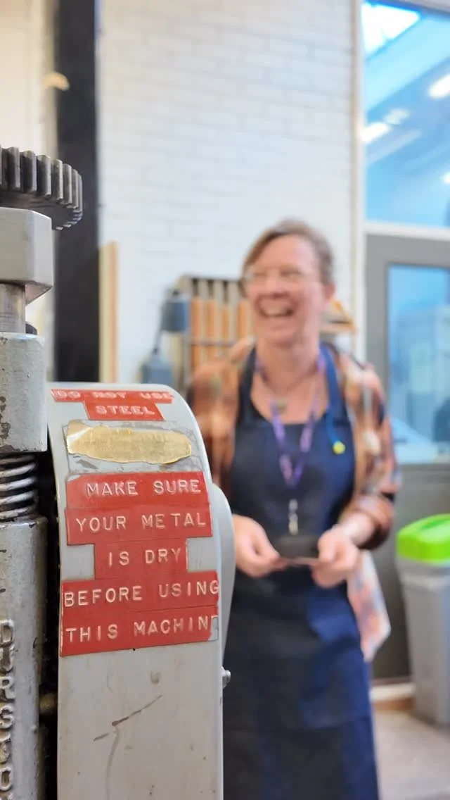 Learning spinning hands-on with master metal spinner Stefan Coe