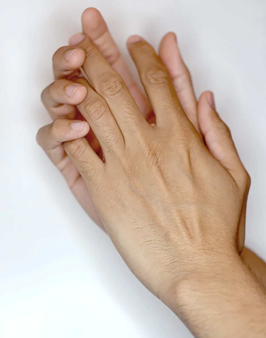 StarTouchAgency_Ali_Hands_002.jpg