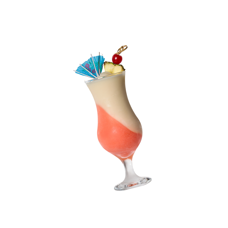 Cocktail tropical décoré avec une cerise, une rondelle d'ananas, un petit parasol bleu, et une broche en forme de clé.