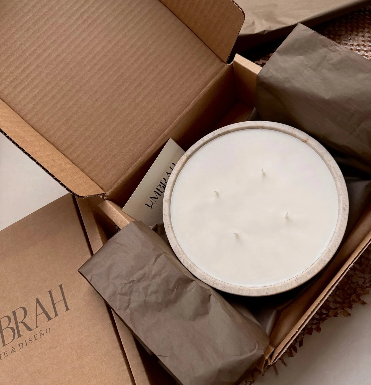 SOMA, desde nuestro taller hasta tu casa.

#umbrahstudio #homedecor #decoracioninteriores #velasdecorativas #estilodecorativo